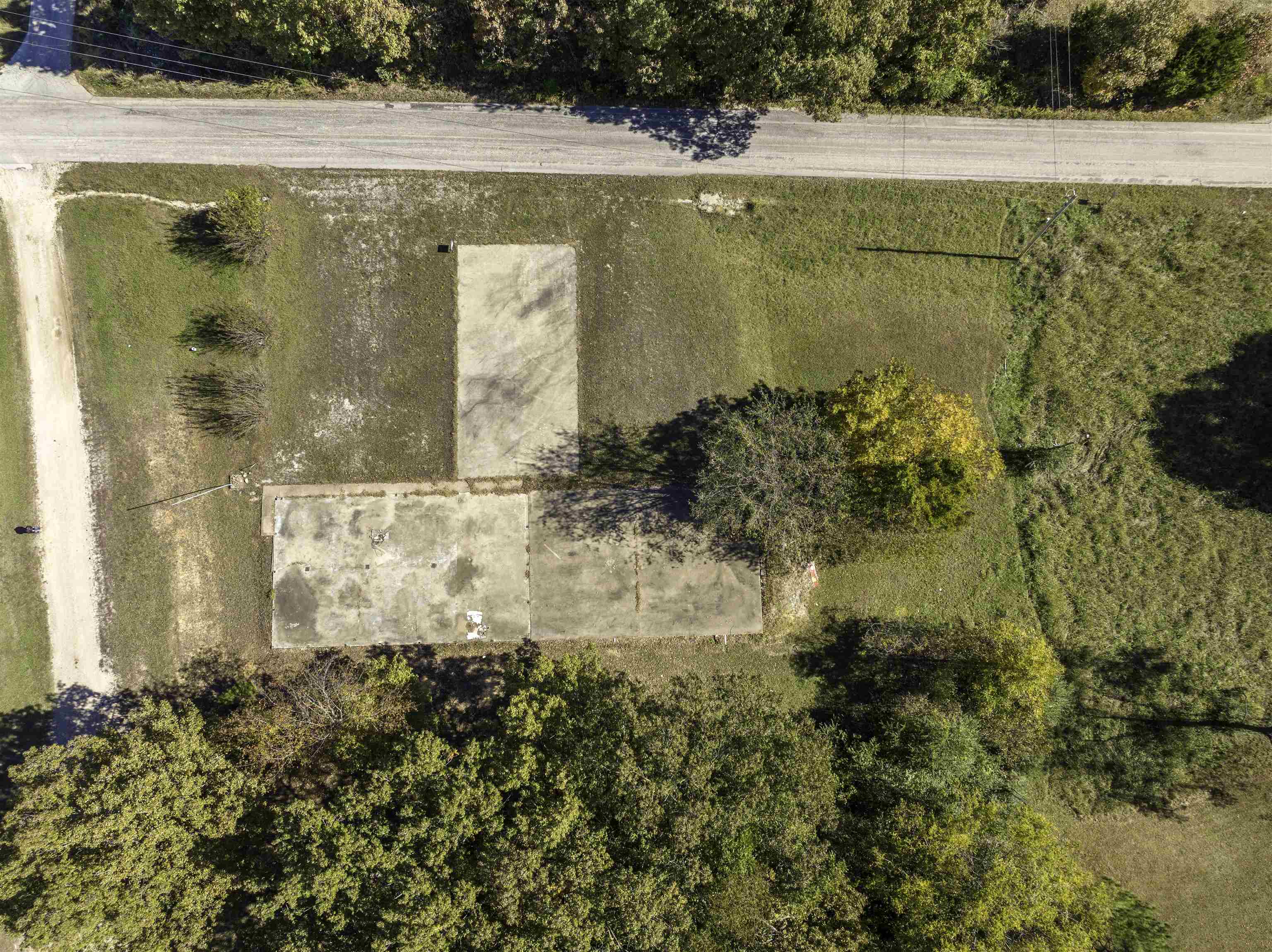 Photo 2 - Commercial / Industrial for sale – 000  Louann   Highland, AR