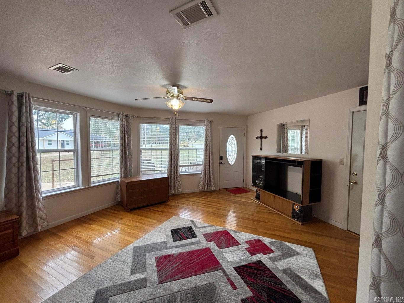 Photo 8 - Residential for sale – 15  White Oak   Pleasant Plains, AR