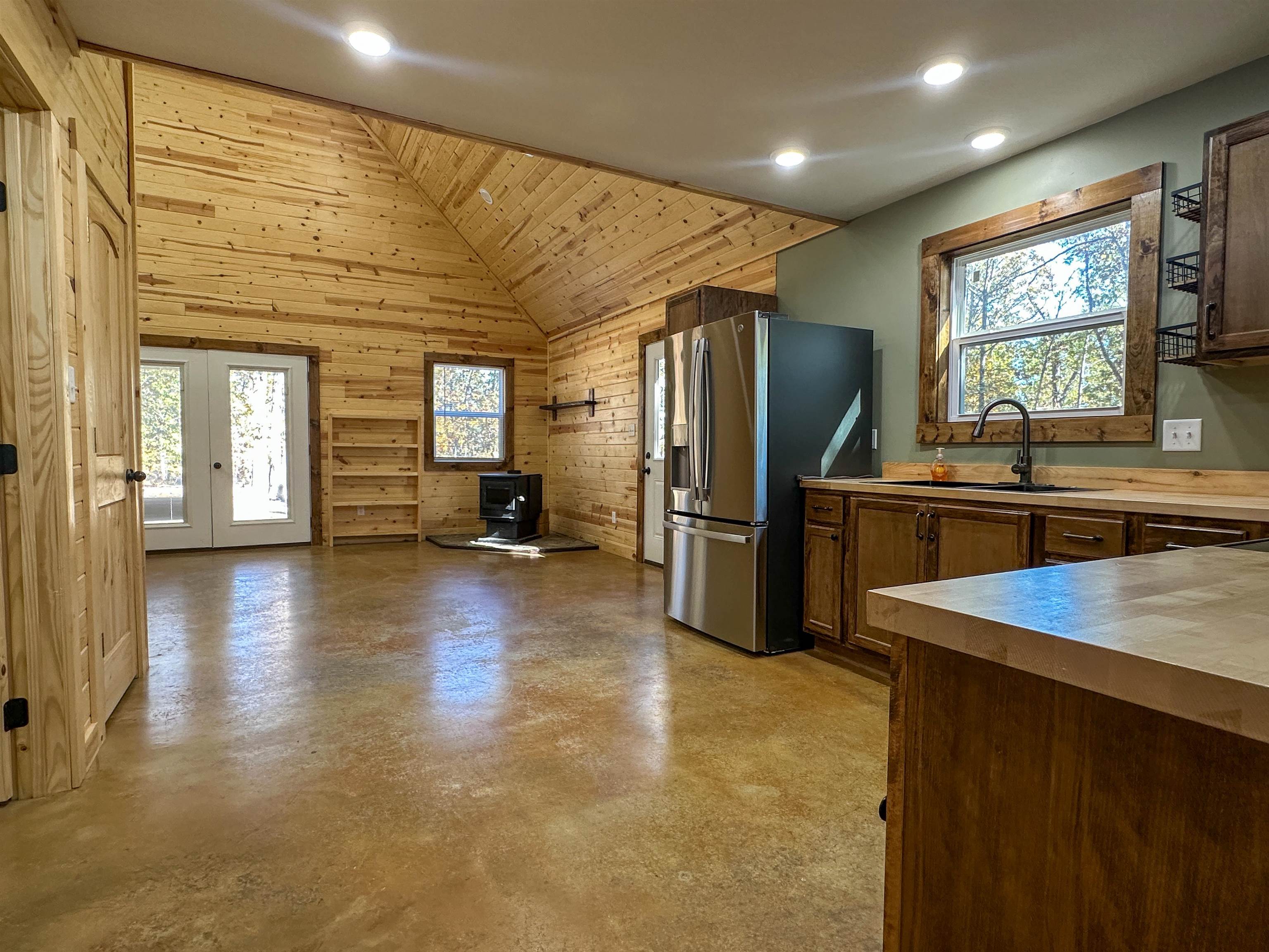 Photo 11 - Residential for sale – 434  Big Creek   Hardy, AR