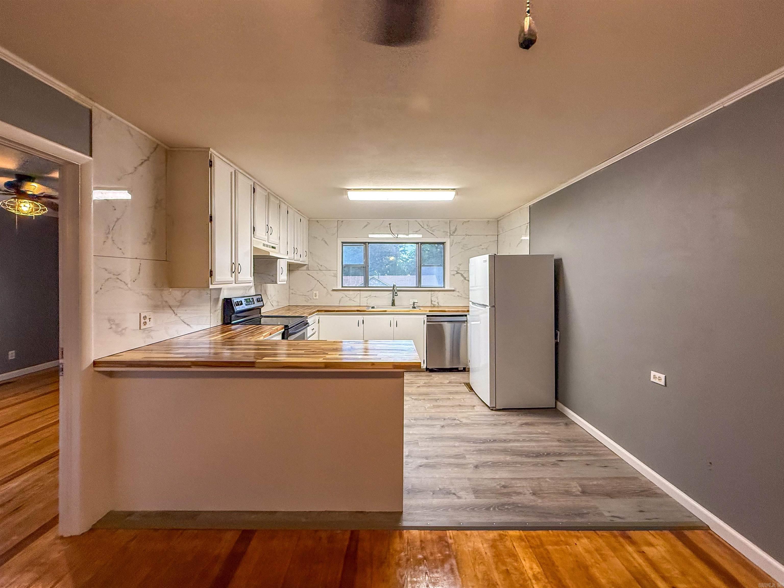 Photo 9 - Residential for sale – 1520 N Central Avenue   Batesville, AR