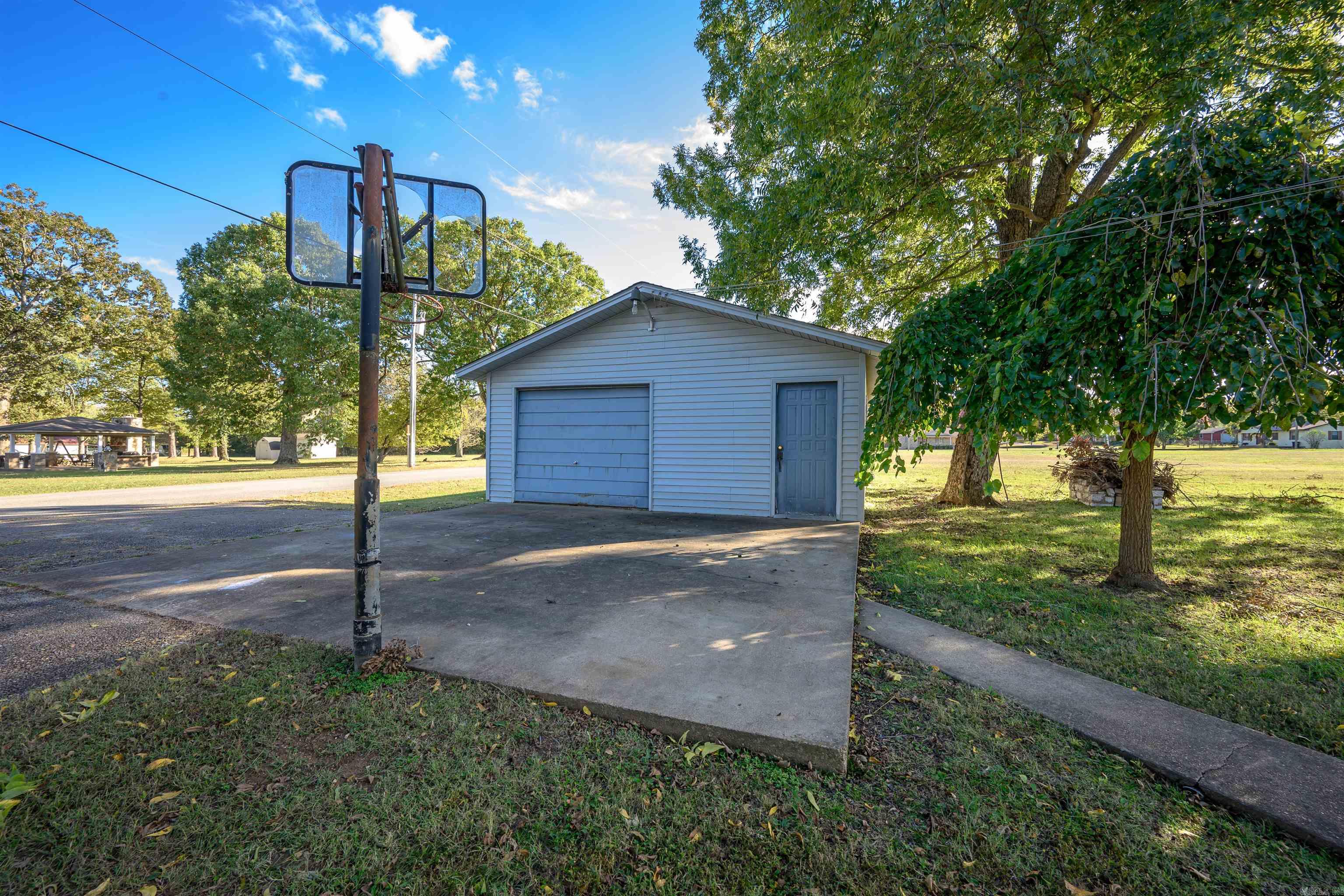 Photo 25 - Residential for sale – 515 E Center   Cave City, AR