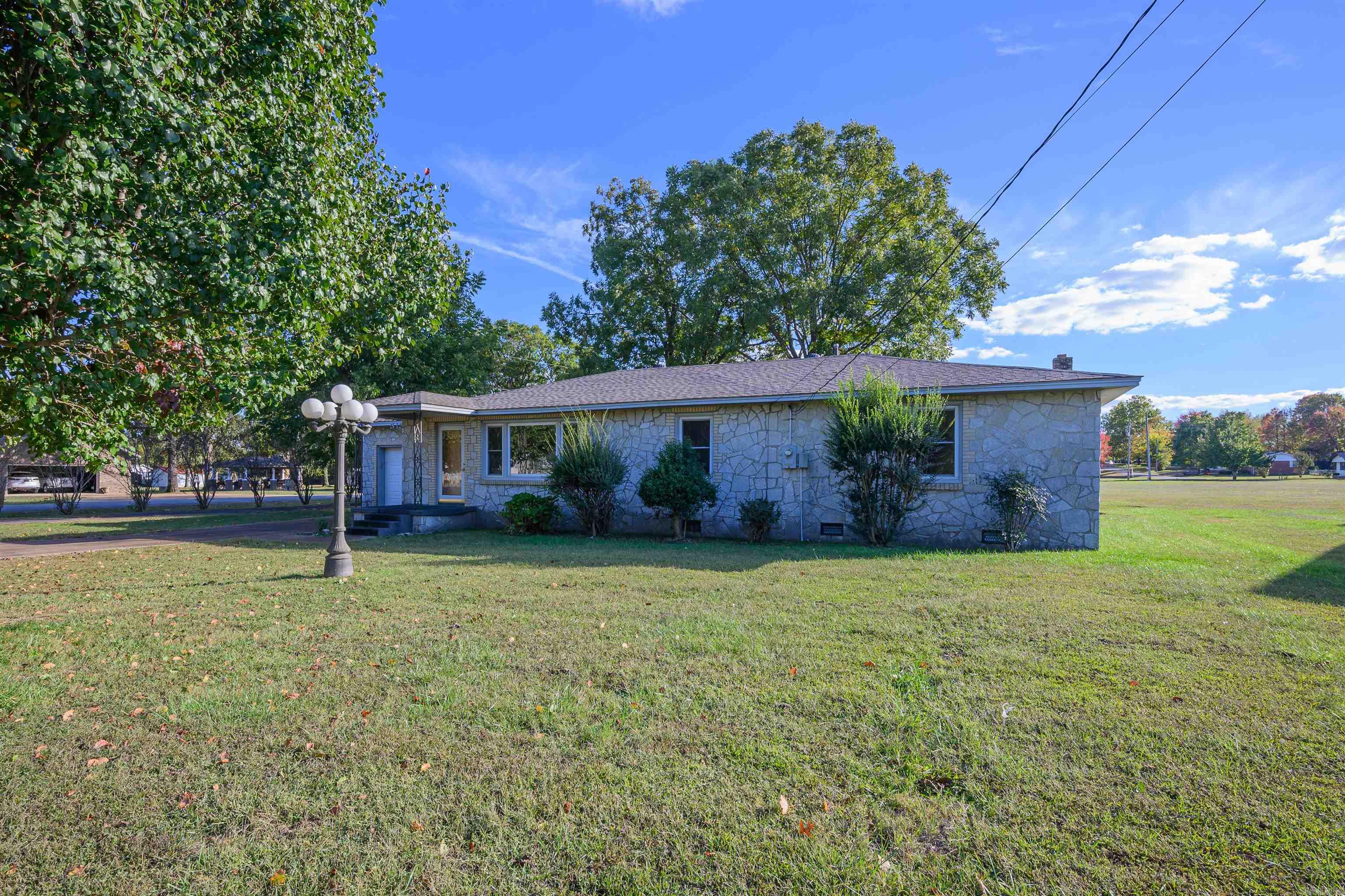 Photo 26 - Residential for sale – 515 E Center   Cave City, AR