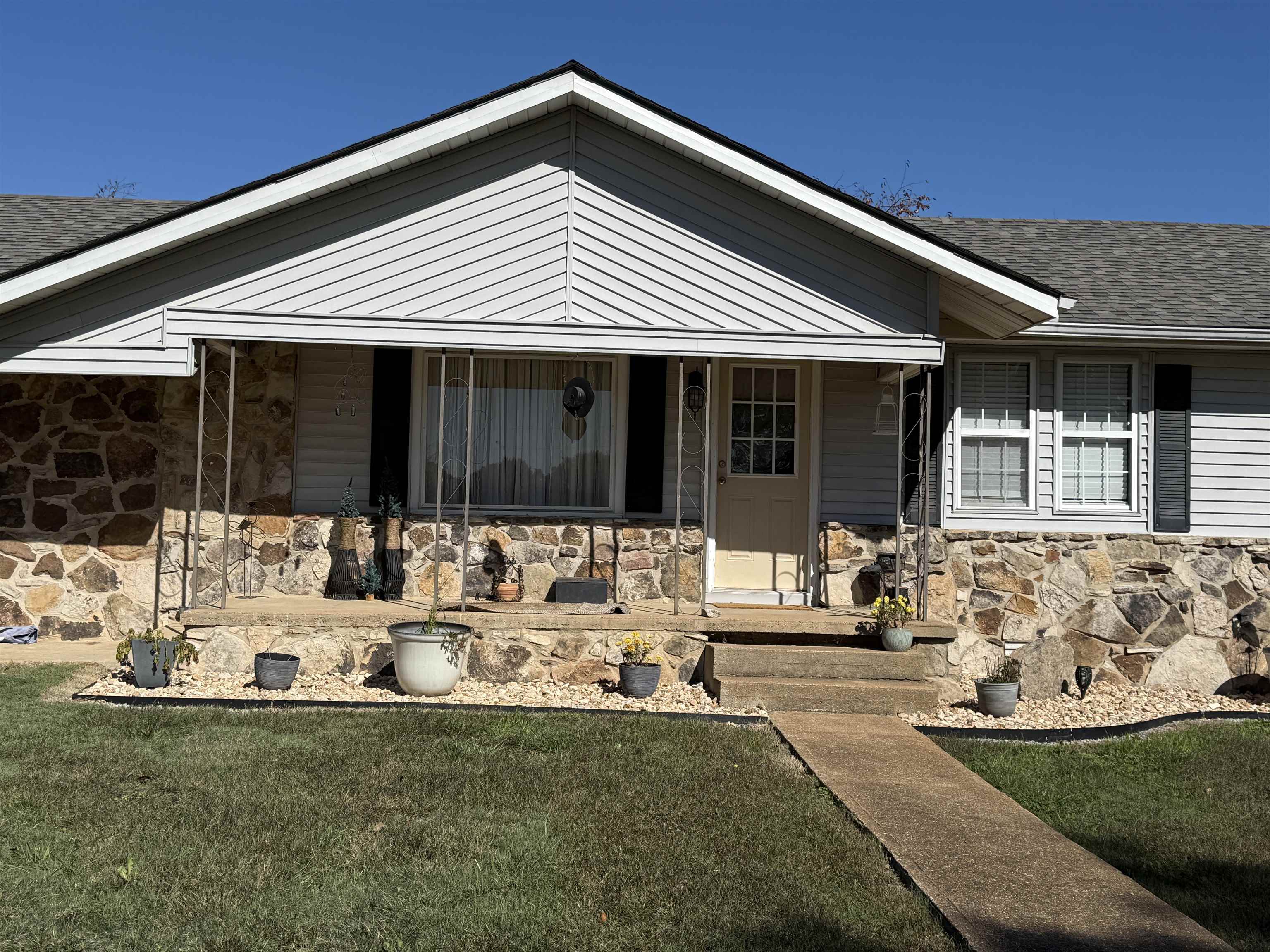 Photo 2 - Residential for sale – 1495  Pickren Hall Rd   Viola, AR