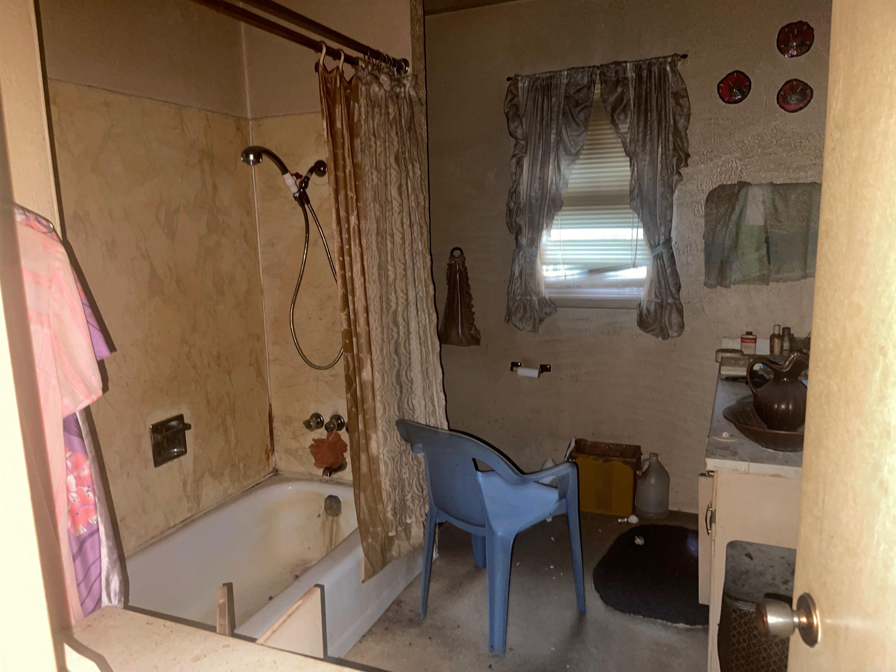 Photo 12 - Residential for sale – 618  Driftwood Drive   Pineville, AR