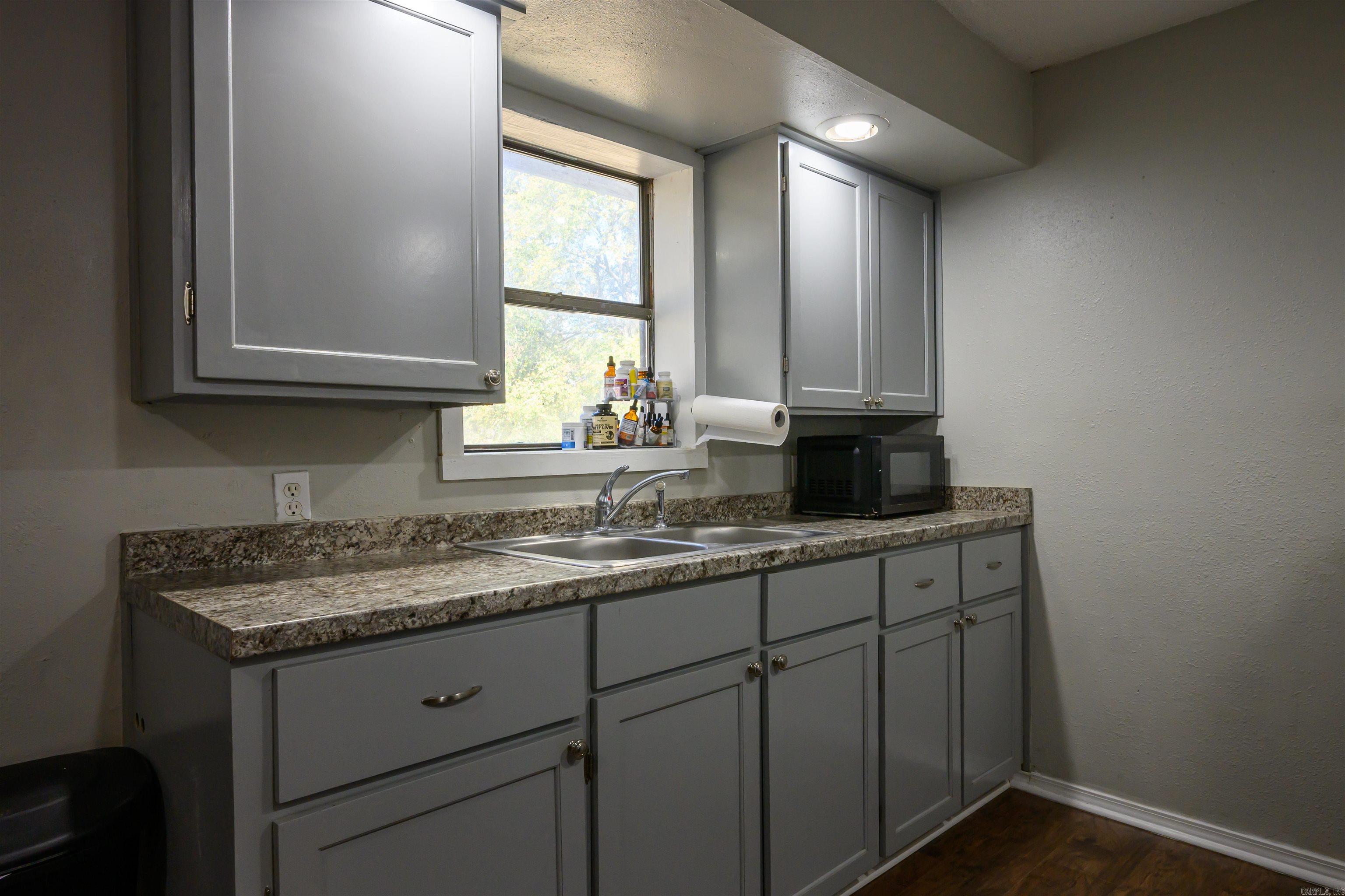 Photo 11 - Residential for sale – 710  Village St.   Newark, AR