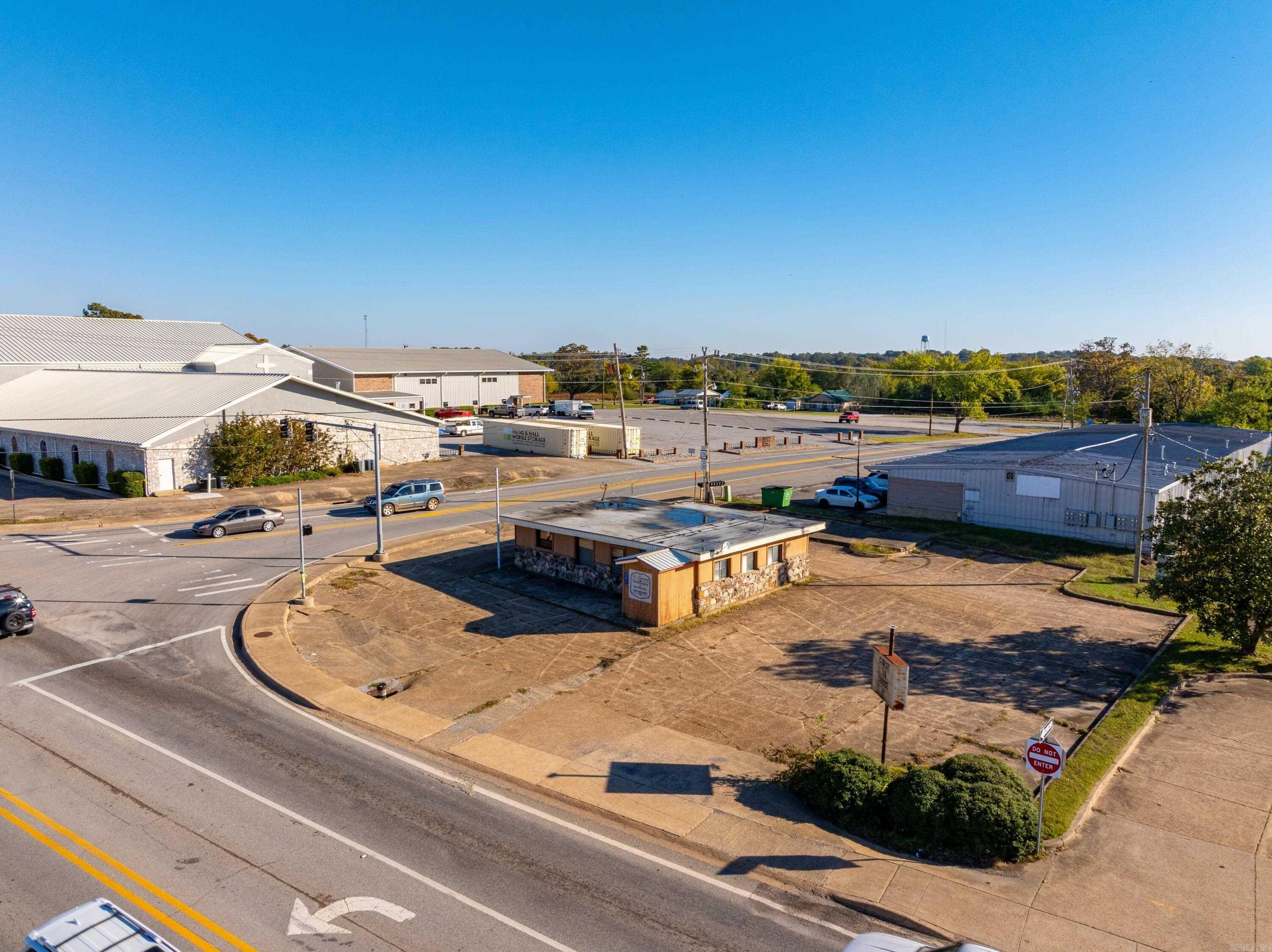 Commercial / Industrial for sale – 102 S Main   Cave City, AR