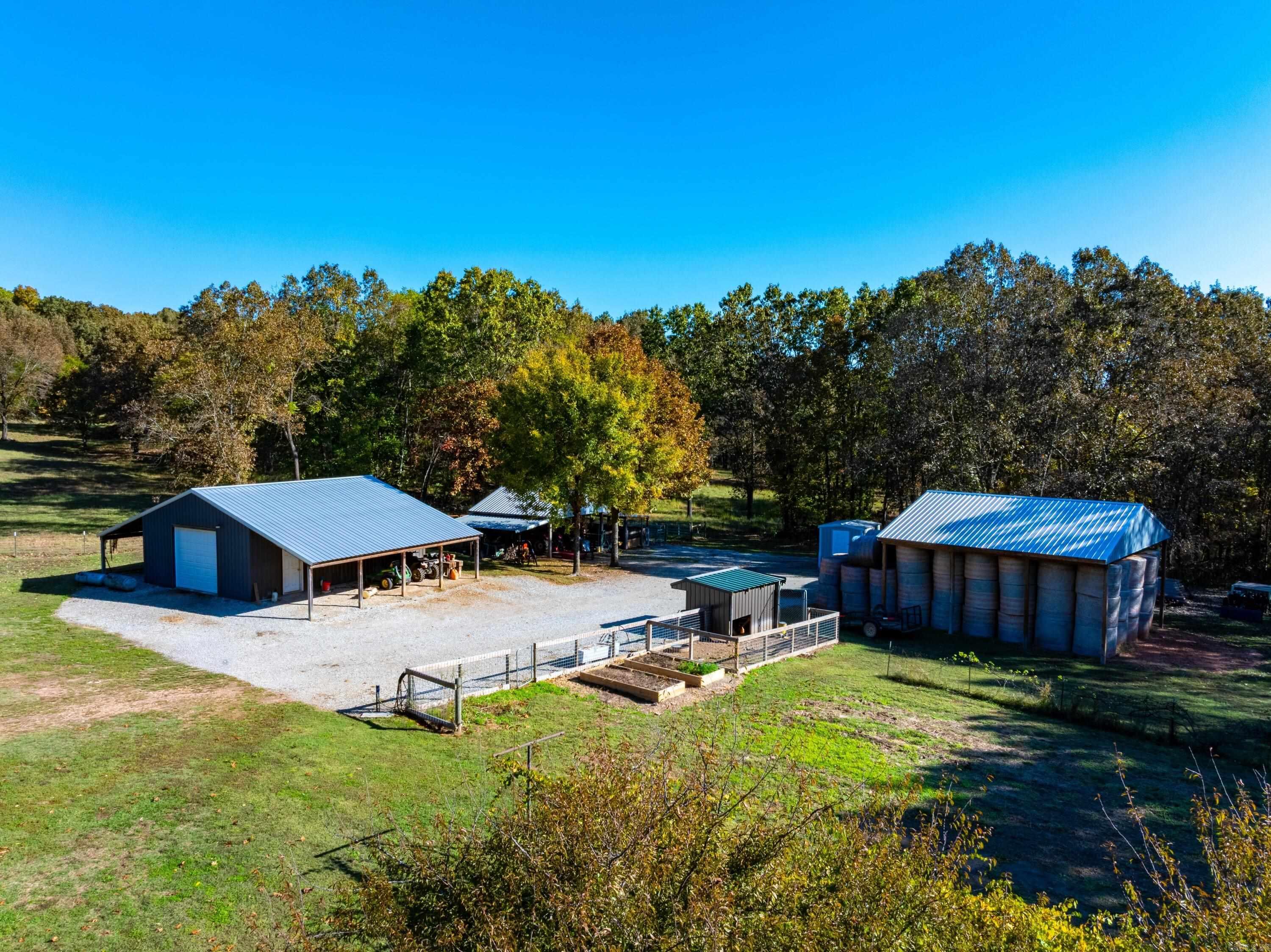 Photo 4 - Residential for sale – 207  Earl Rd   Evening Shade, AR