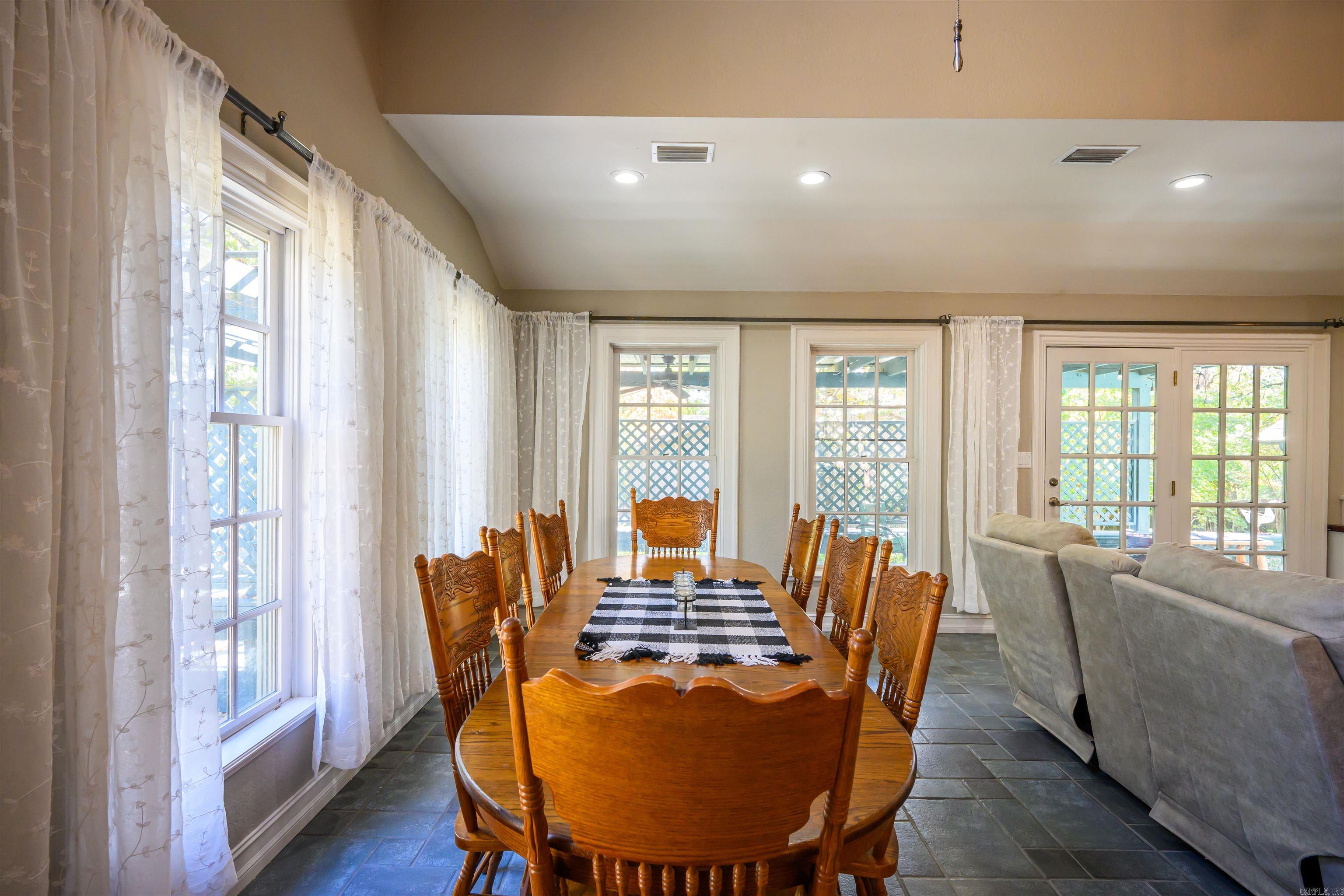 Photo 13 - Residential for sale – 1410  Dogwood   Batesville, AR