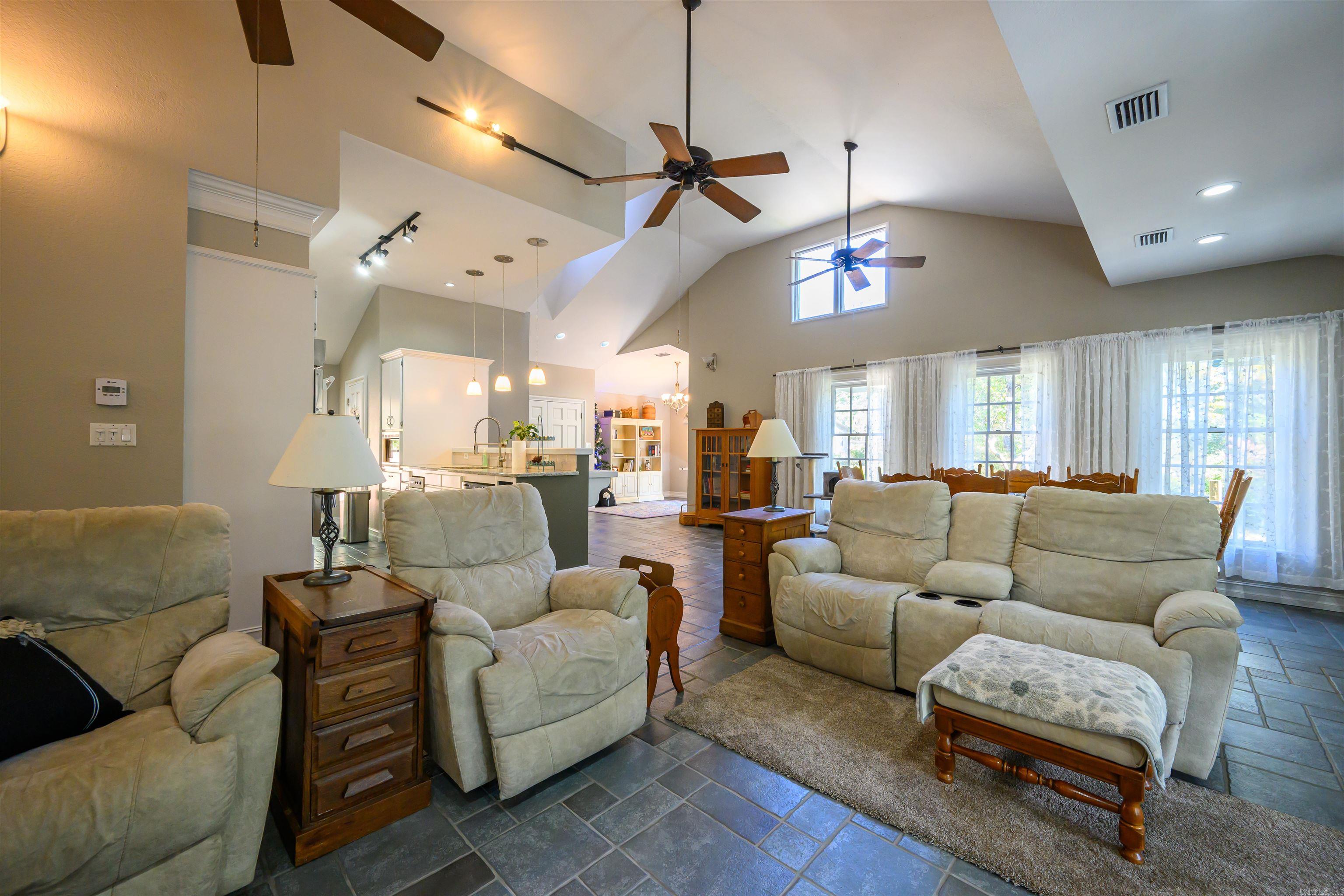 Photo 5 - Residential for sale – 1410  Dogwood   Batesville, AR