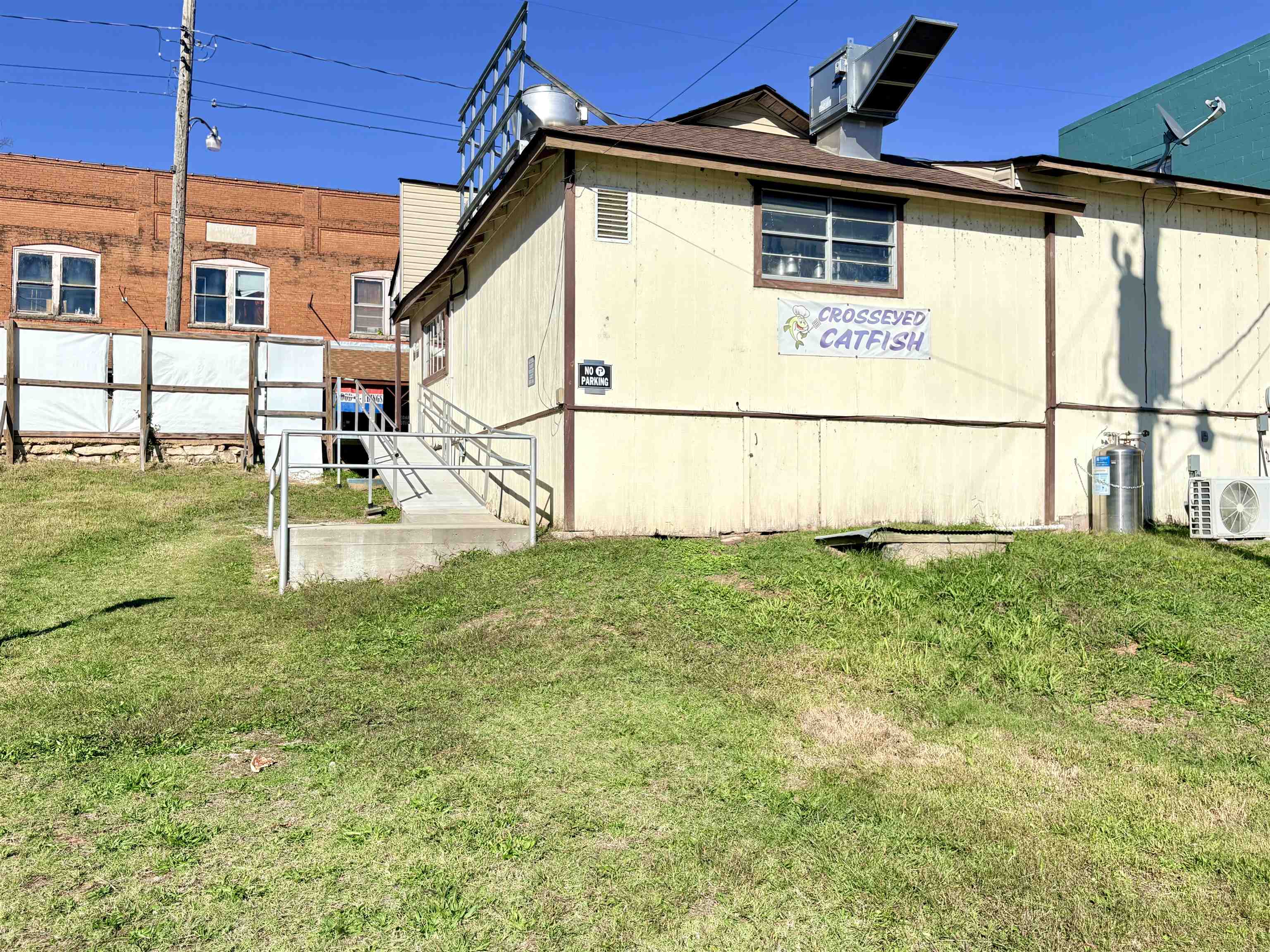 Photo 16 - Commercial / Industrial for sale – 107 E Main   Hardy, AR