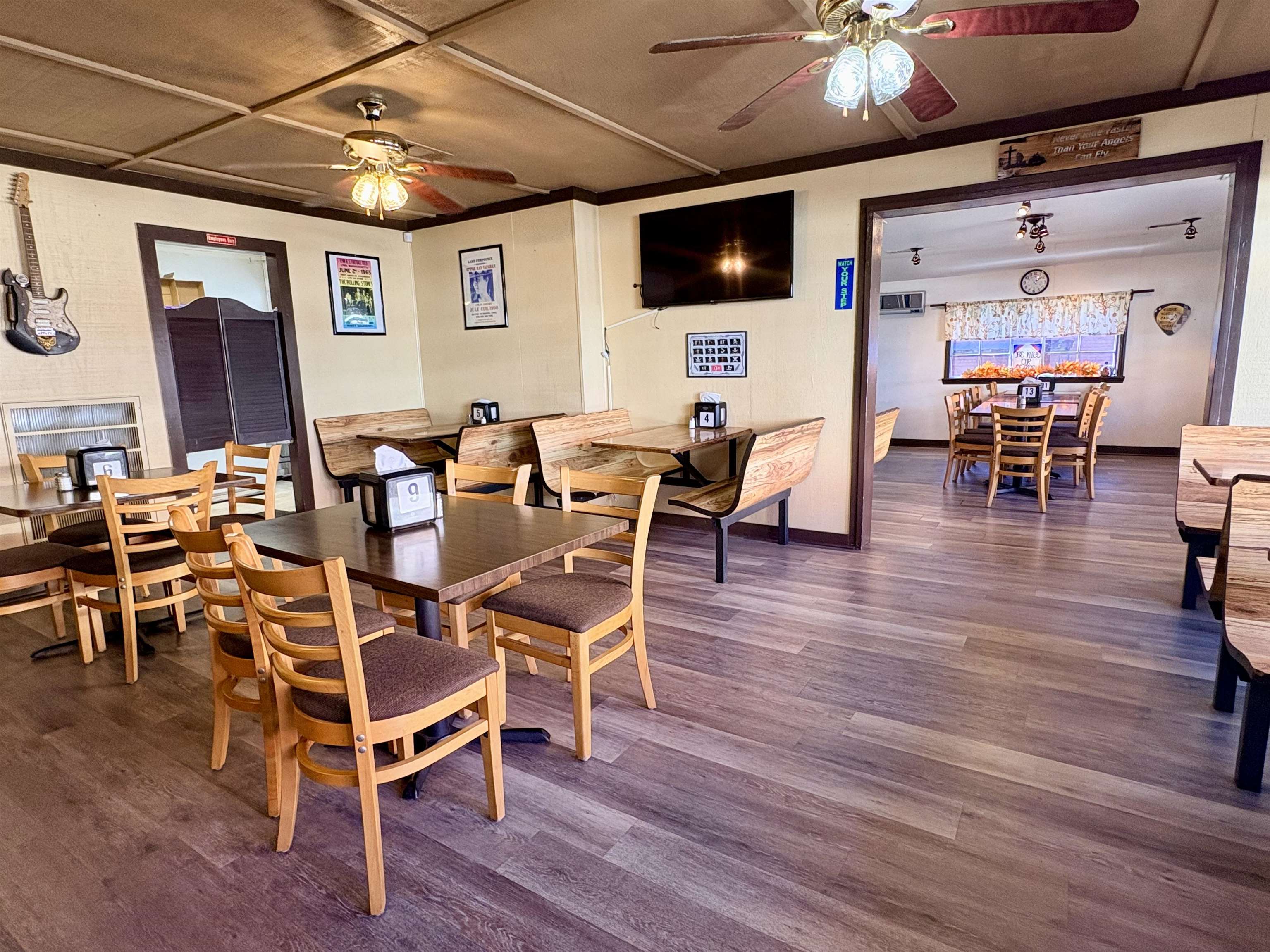 Photo 4 - Commercial / Industrial for sale – 107 E Main   Hardy, AR