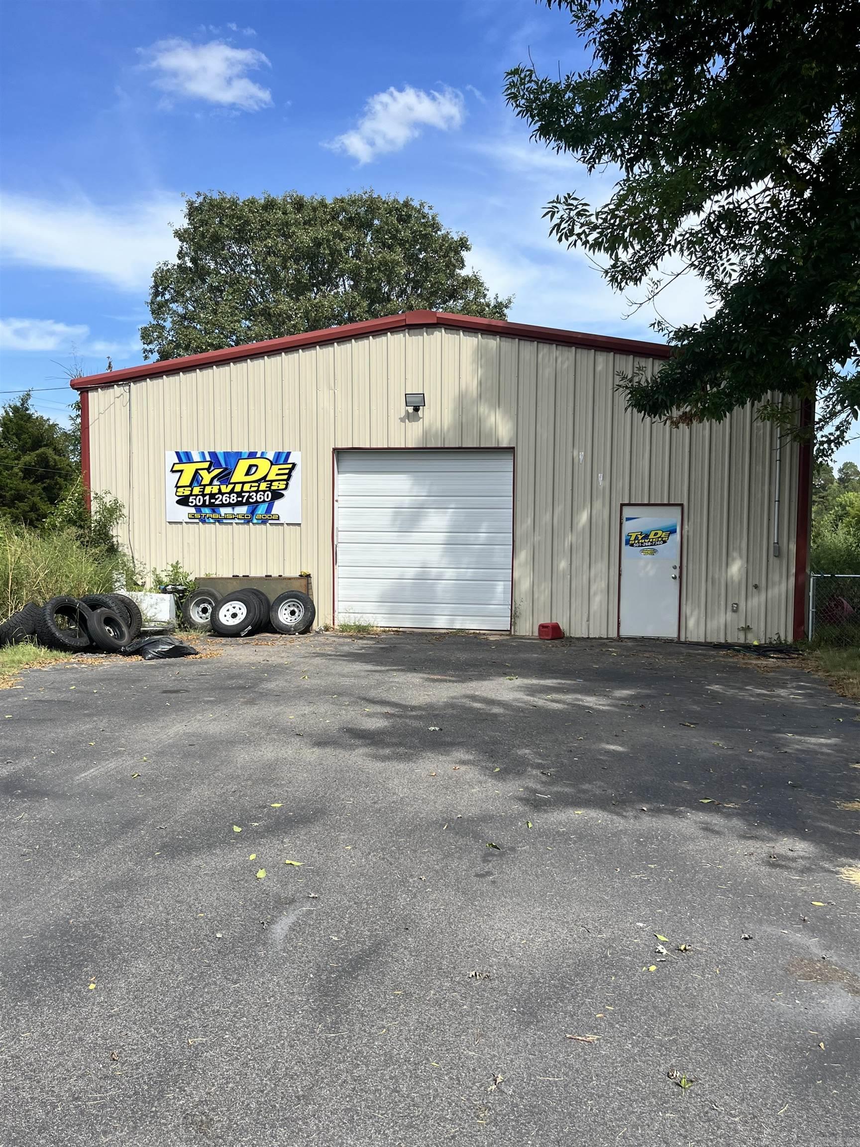 Photo 5 - Residential for sale – 7569  Batesville   Pleasant Plains, AR