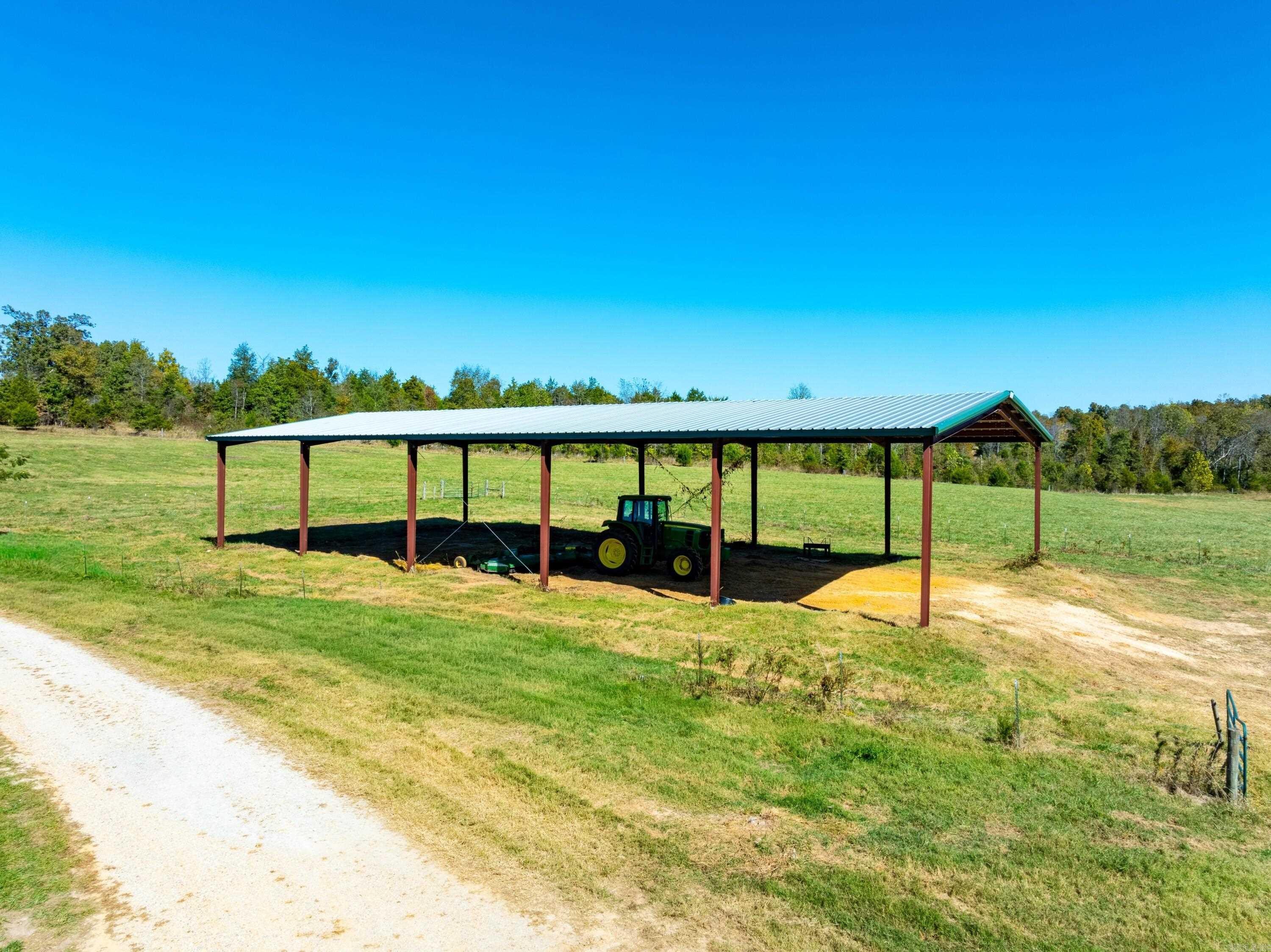 Photo 10 - Residential for sale – 717  Green Valley Ln   Viola, AR