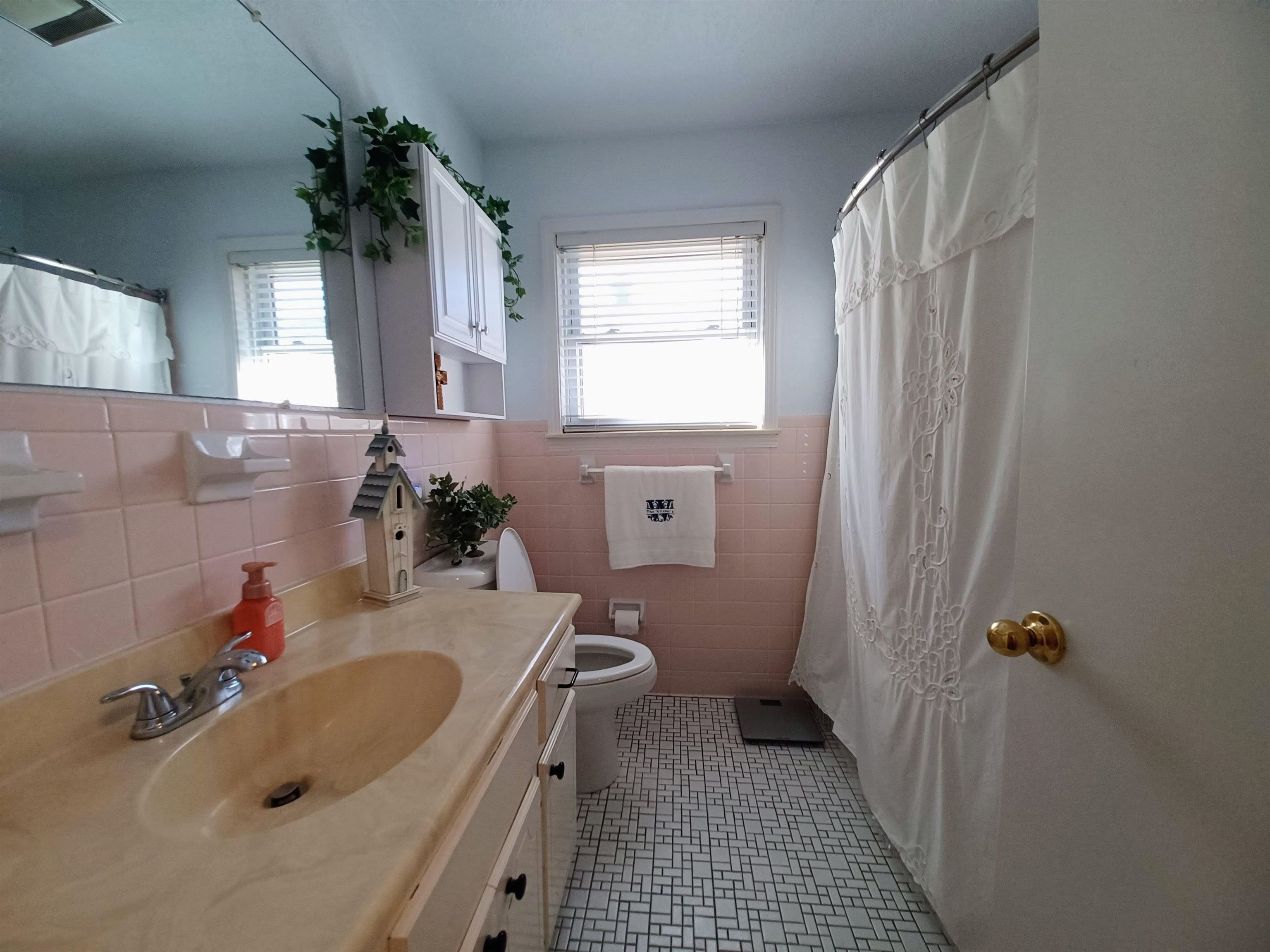 Photo 13 - Residential for sale – 1002 S Manor   Horseshoe Bend, AR