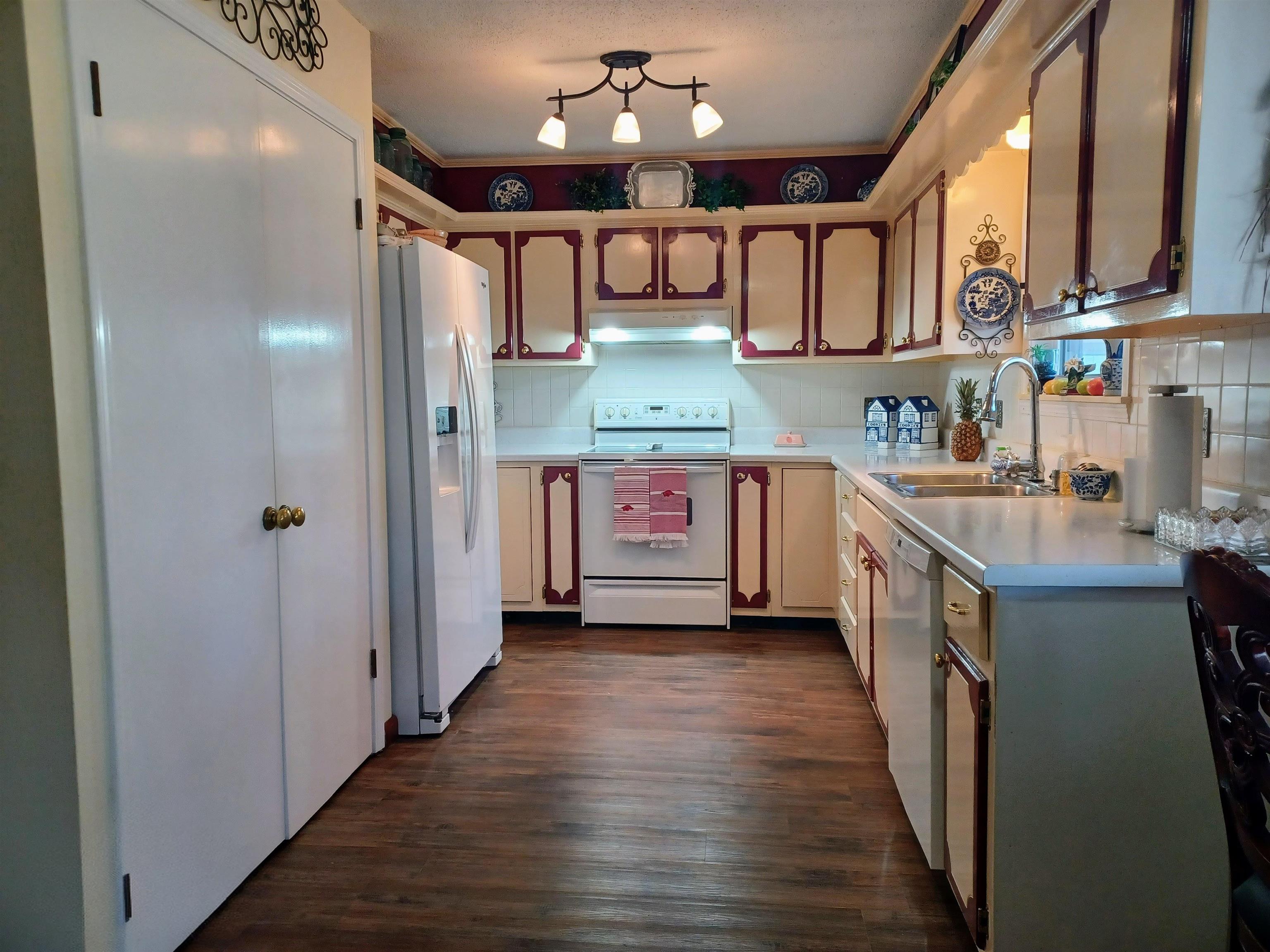 Photo 5 - Residential for sale – 1002 S Manor   Horseshoe Bend, AR