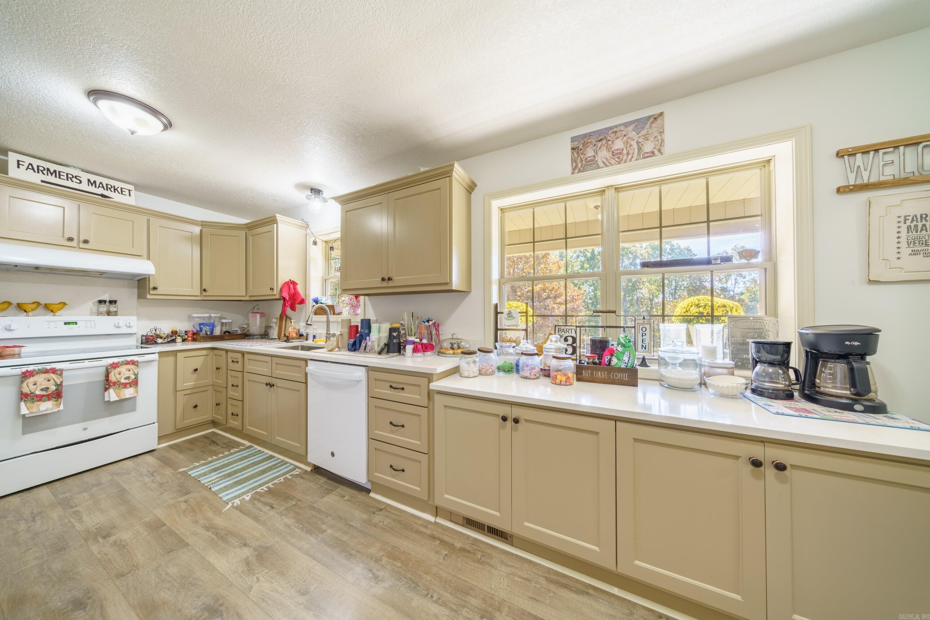 Photo 12 - Residential for sale – 151  Rich Hollow   Batesville, AR