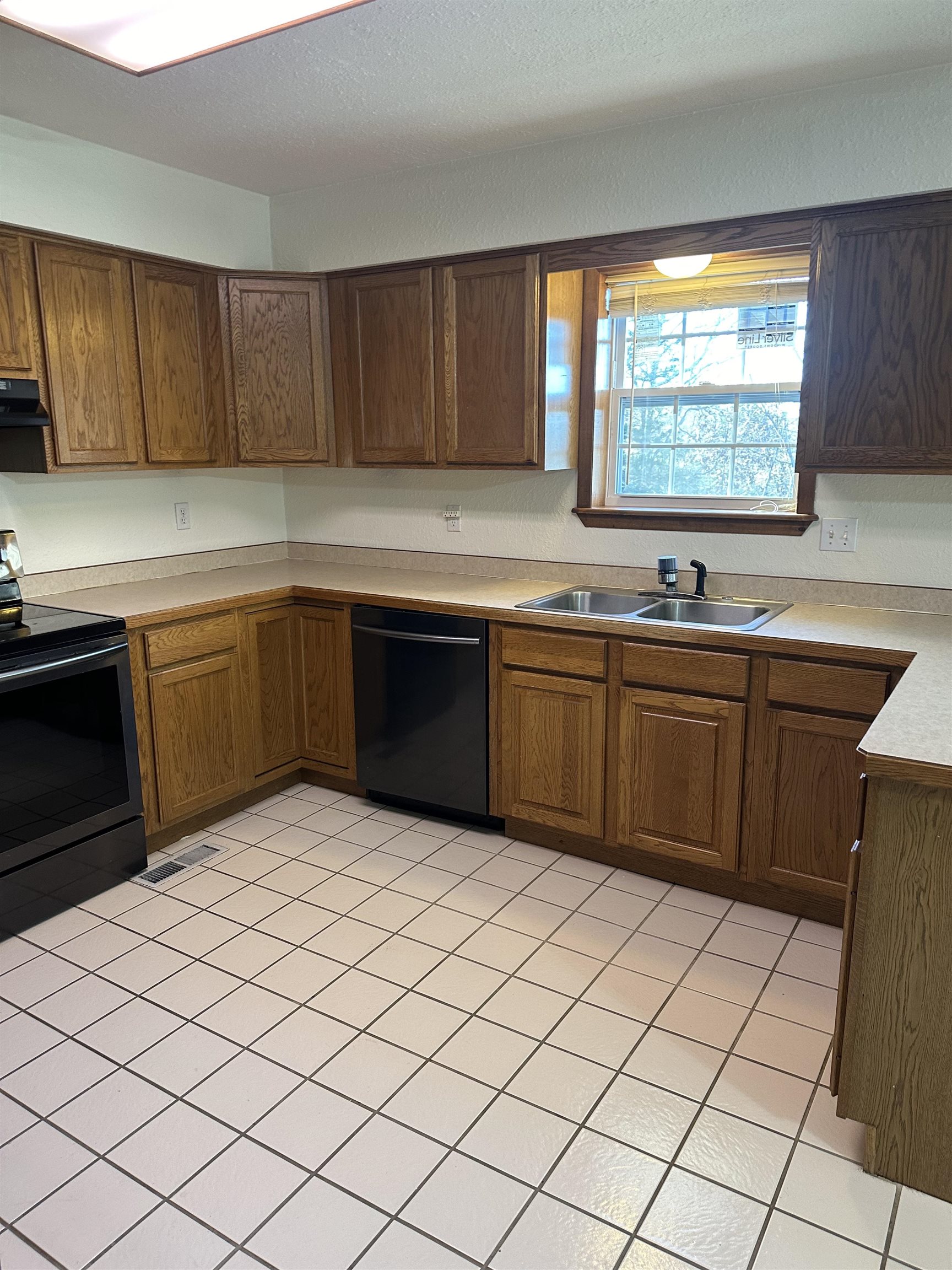 Photo 8 - Residential for sale – 100  Powhatan   Cherokee Village, AR