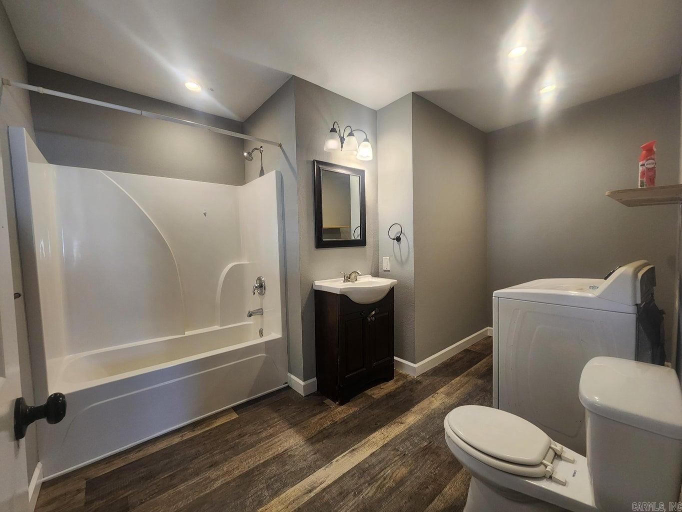 Photo 11 - Residential for sale – 205 E Pine   Batesville, AR