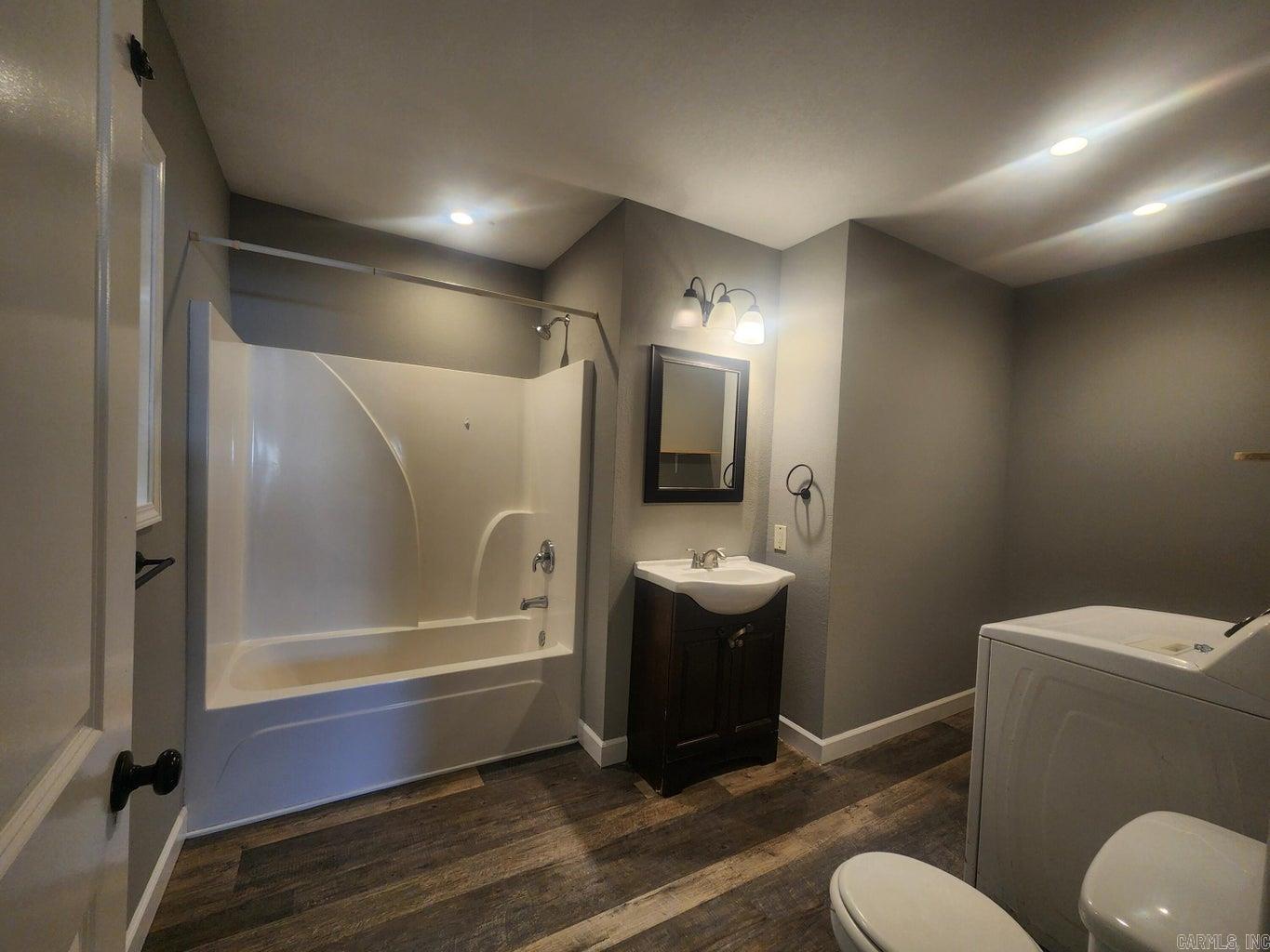 Photo 14 - Residential for sale – 205 E Pine   Batesville, AR