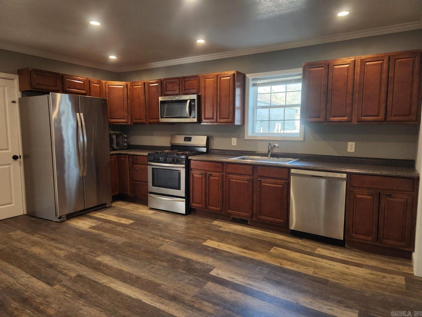 Photo 3 - Residential for sale – 205 E Pine   Batesville, AR