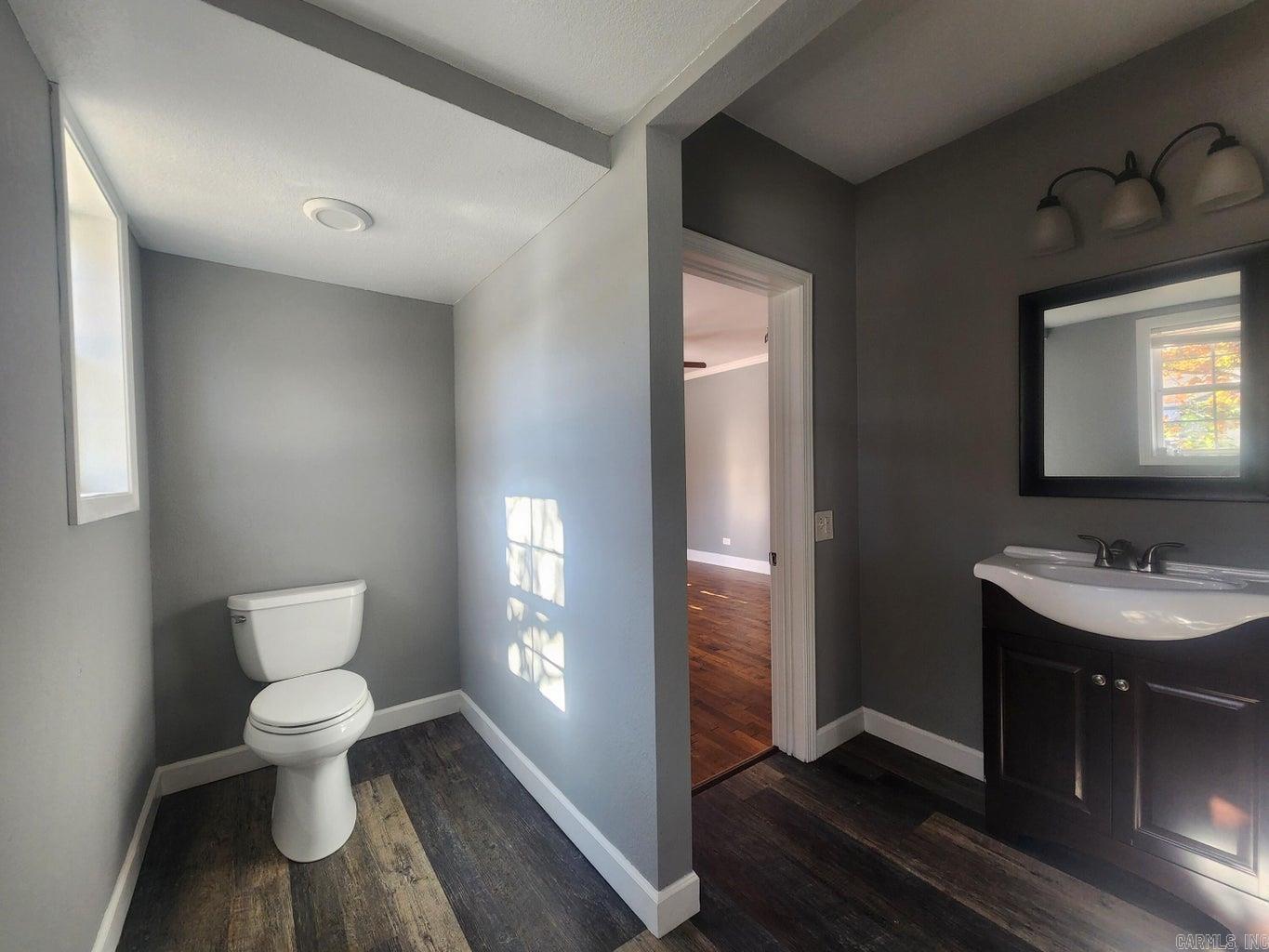 Photo 10 - Residential for sale – 205 E Pine   Batesville, AR