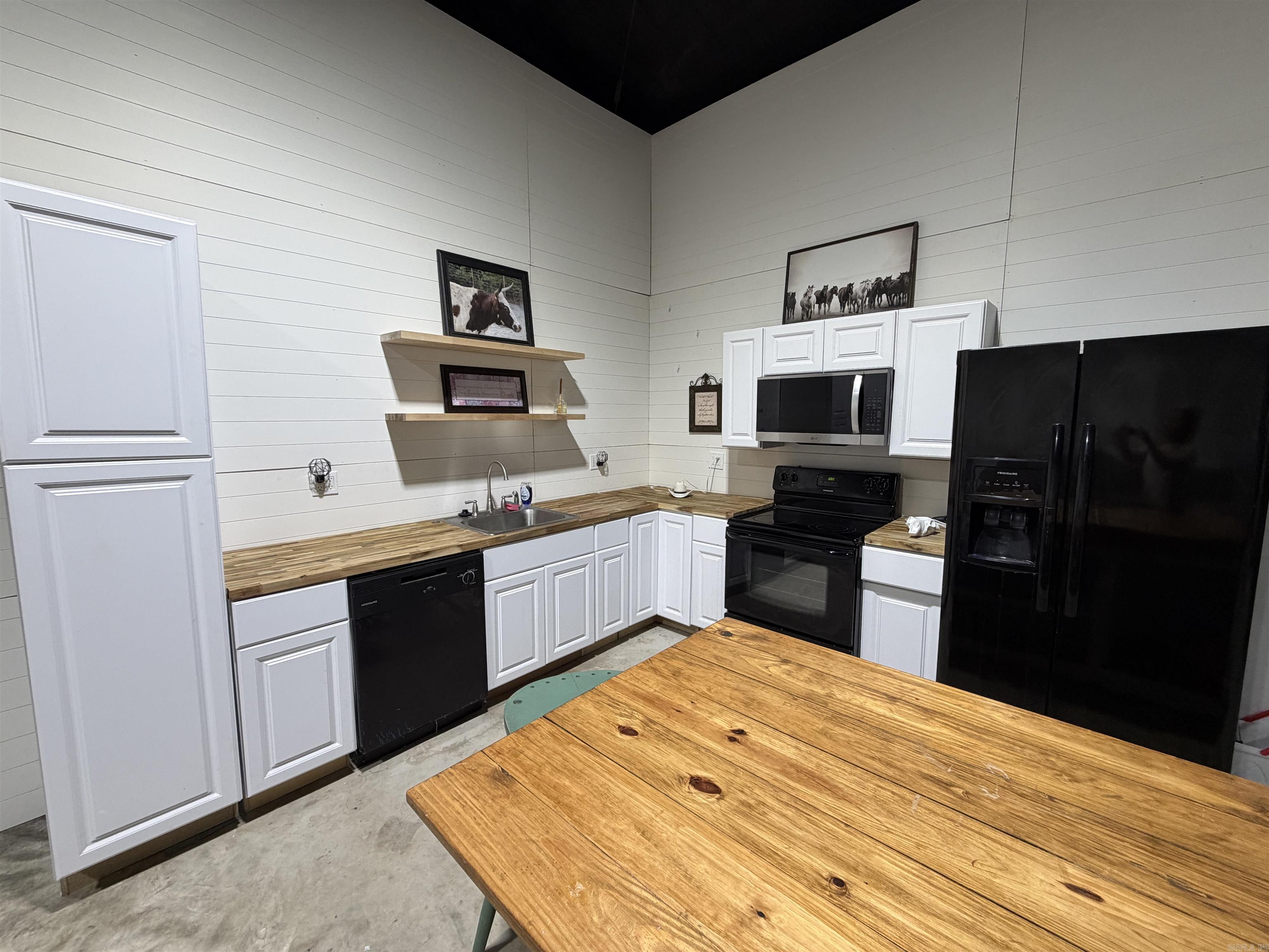 Photo 12 - Residential for sale – 3211  AR 56   Evening Shade, AR