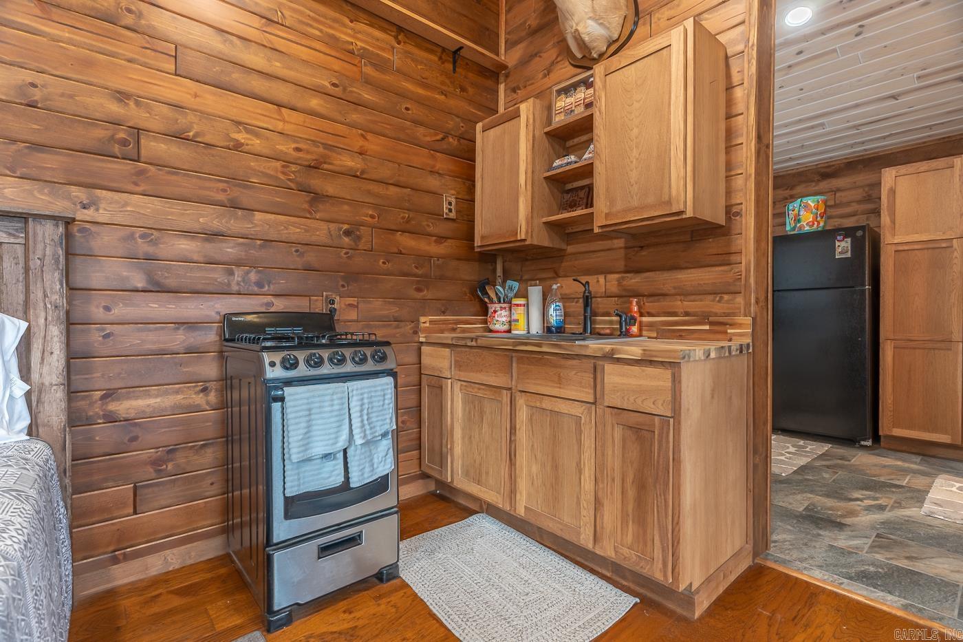 Photo 12 - Residential for sale – 421  Tail Star Trl   Elizabeth, AR