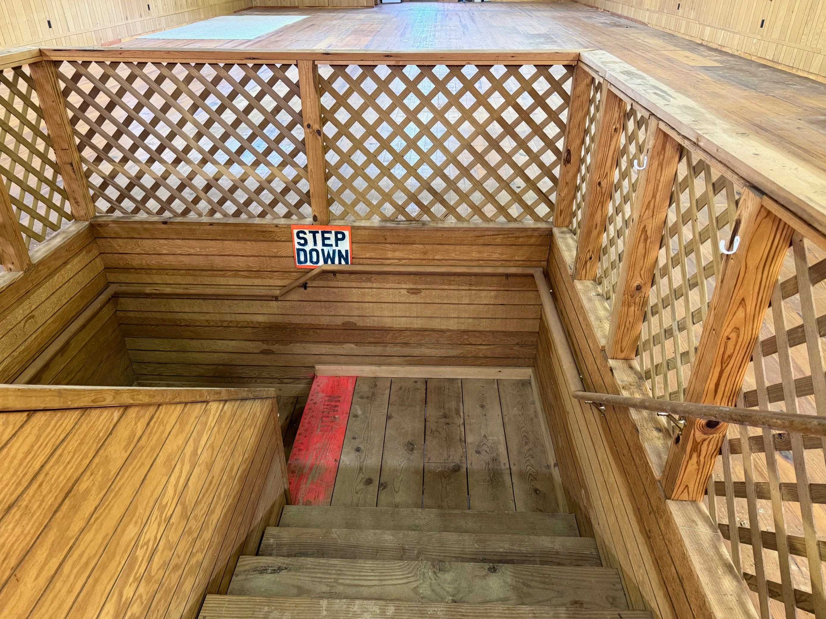 Photo 13 - Commercial / Industrial for sale – 5  Spring   Hardy, AR