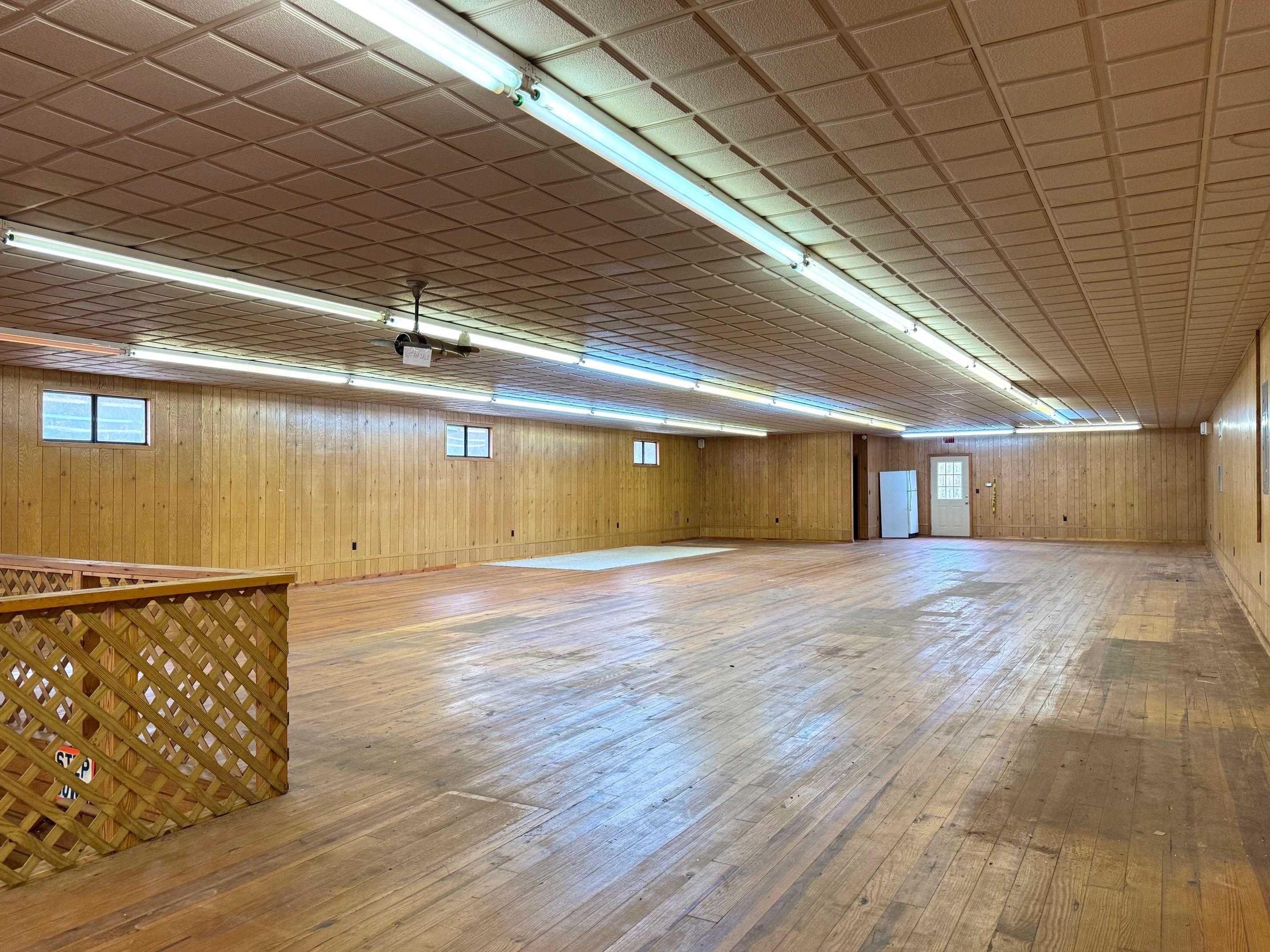 Photo 5 - Commercial / Industrial for sale – 5  Spring   Hardy, AR