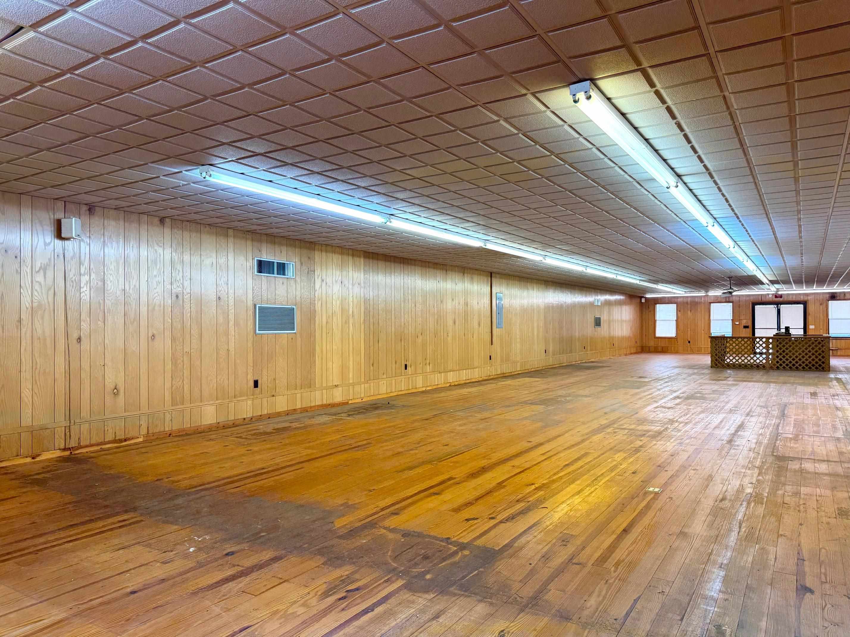 Photo 8 - Commercial / Industrial for sale – 5  Spring   Hardy, AR