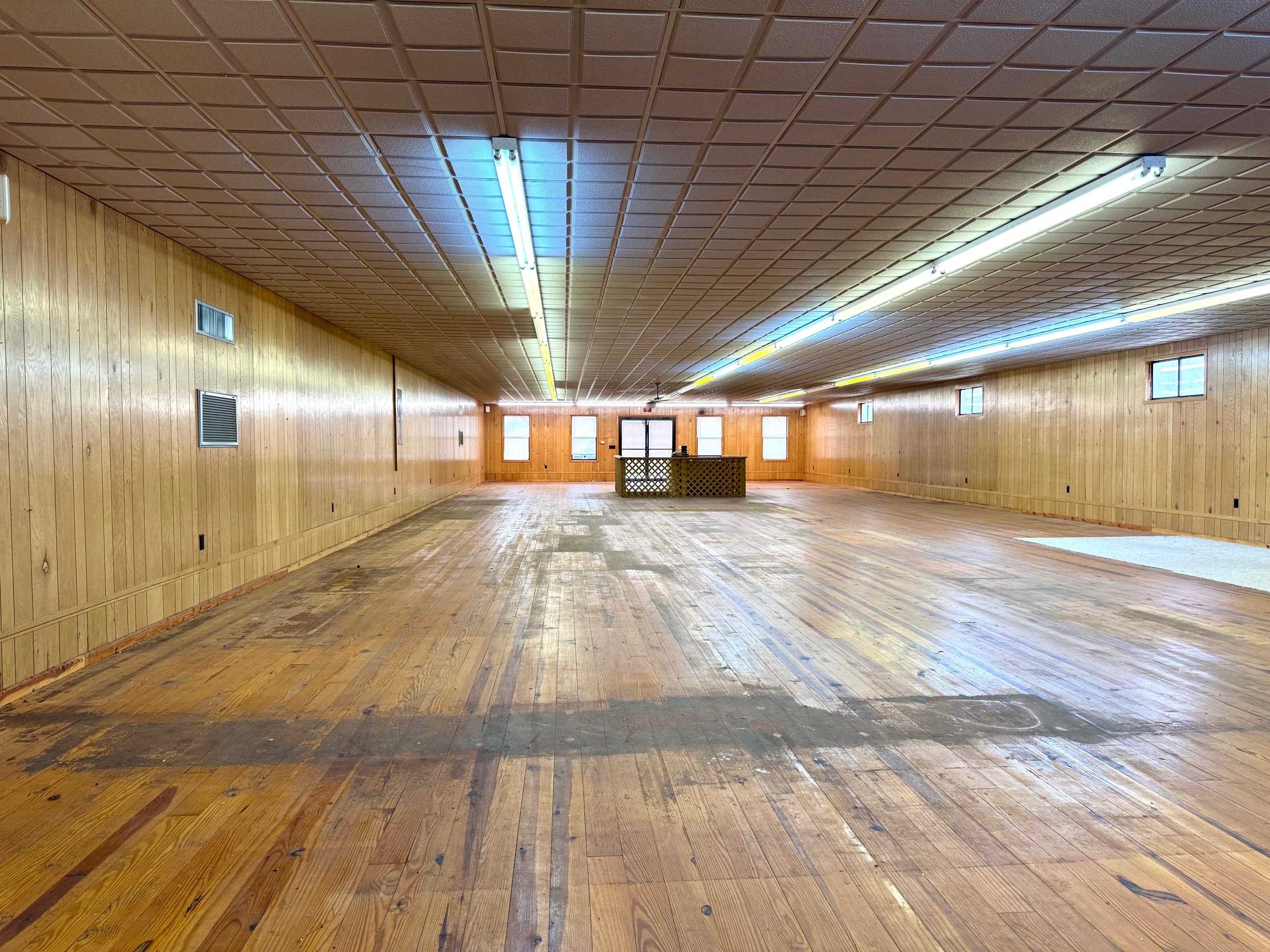 Photo 9 - Commercial / Industrial for sale – 5  Spring   Hardy, AR