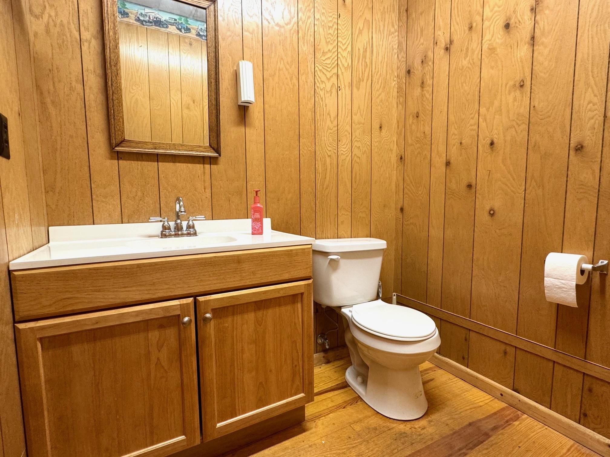 Photo 11 - Residential for sale – 5  Spring   Hardy, AR