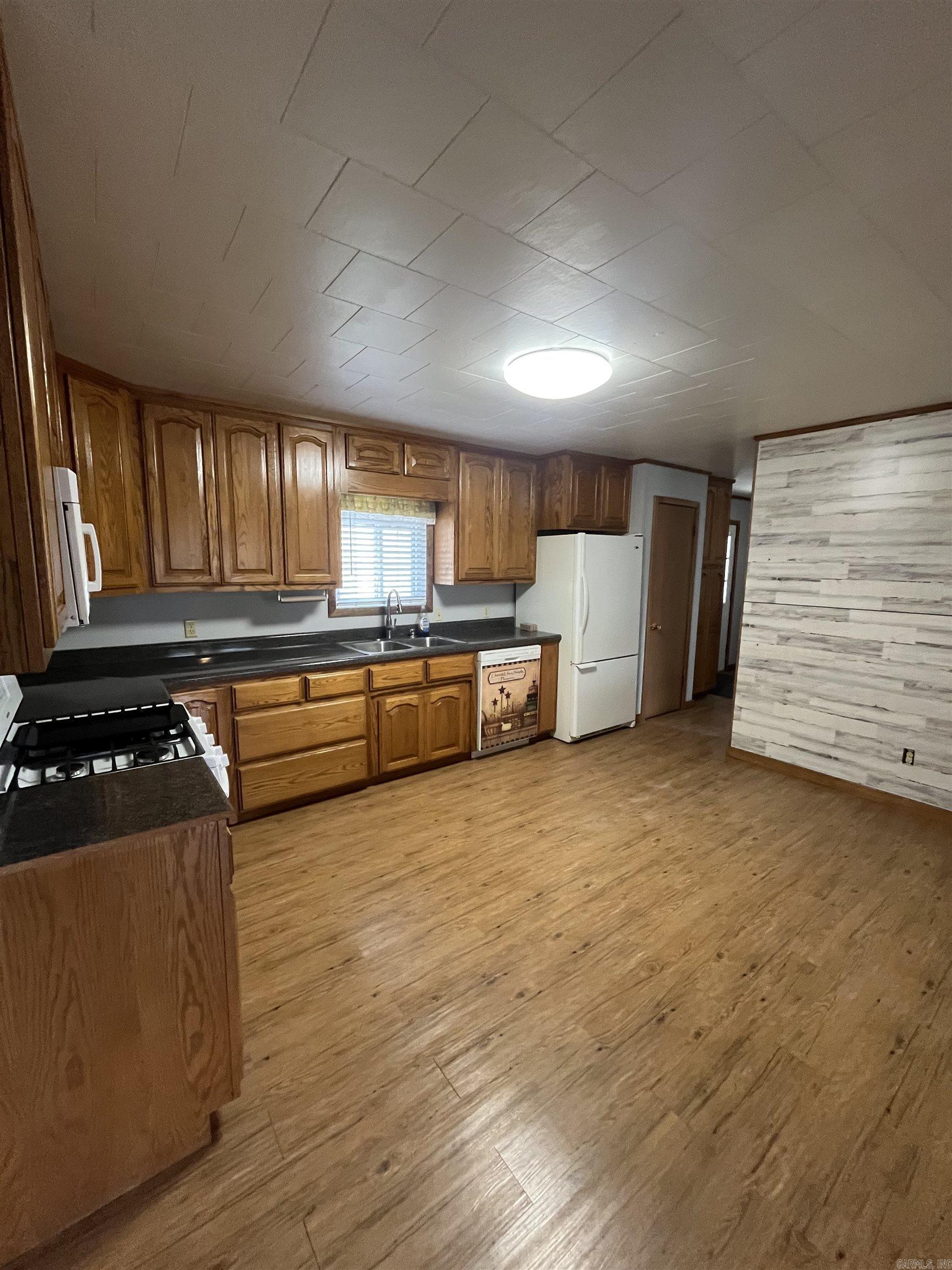 Photo 8 - Residential for sale – 323 N Cedar   Salem, AR