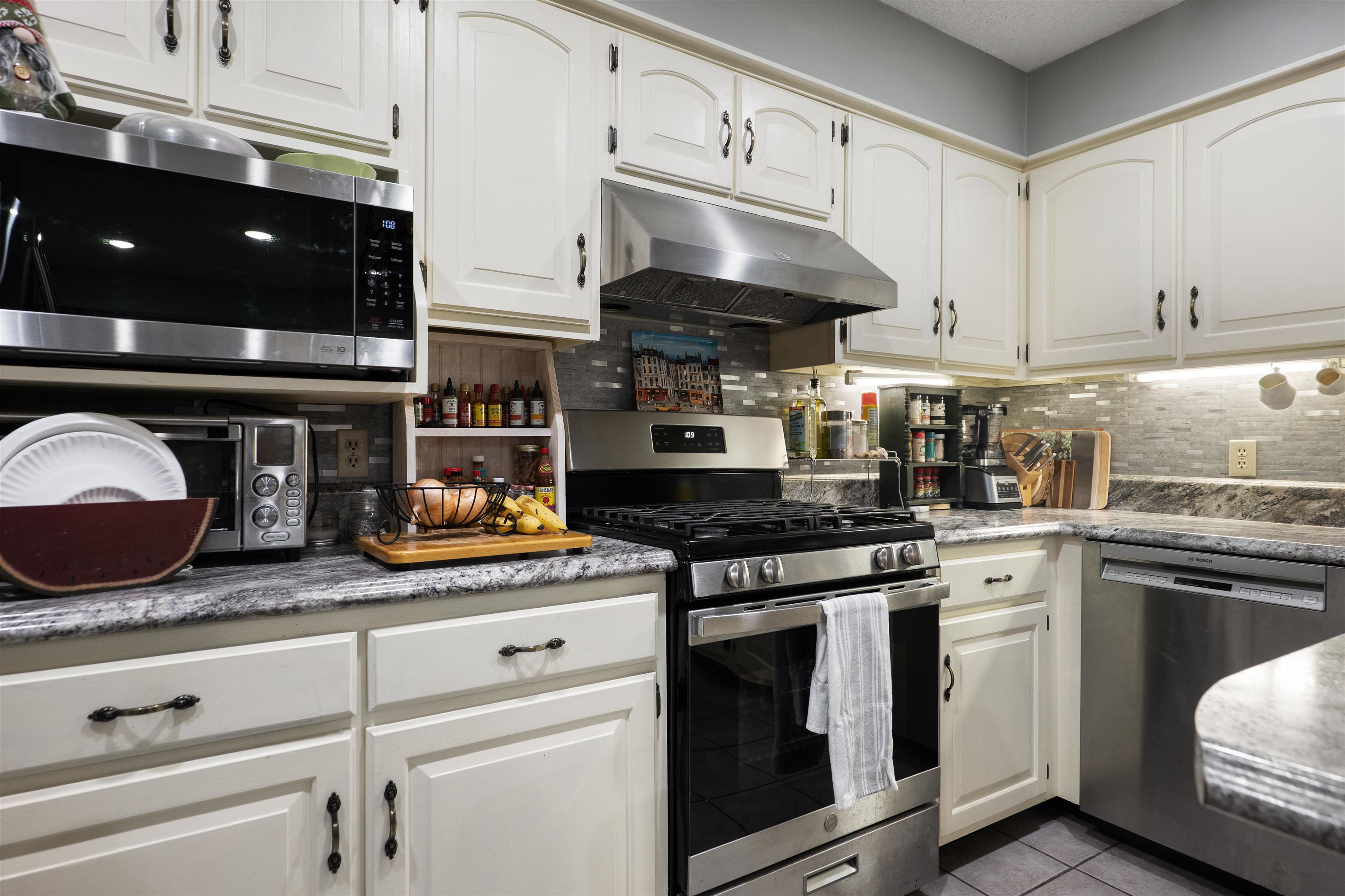 Photo 13 - Residential for sale – 45  Bluff   Hardy, AR