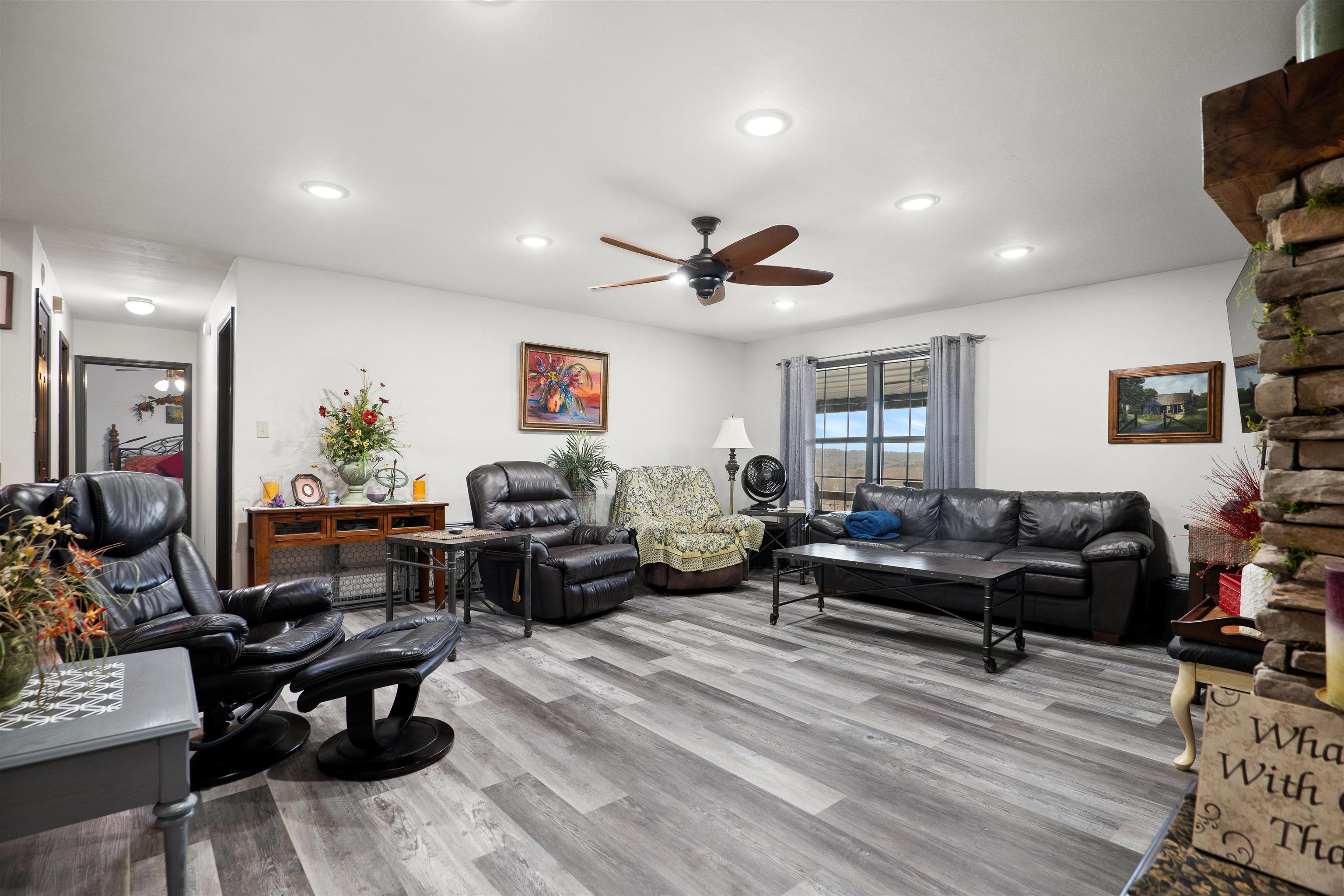 Photo 9 - Residential for sale – 45  Bluff   Hardy, AR