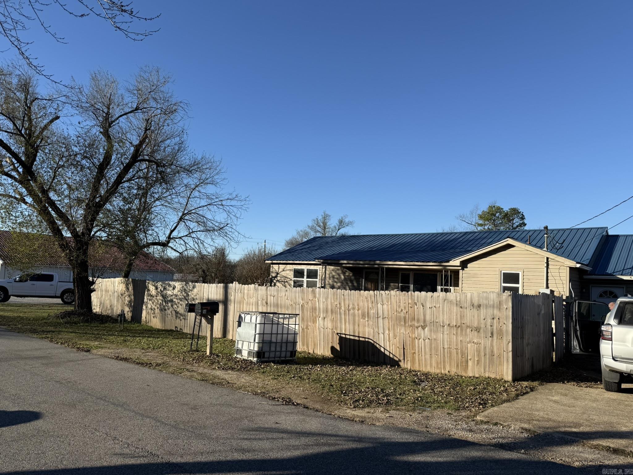 Photo 2 - Residential for sale – 56  Pine   Melbourne, AR