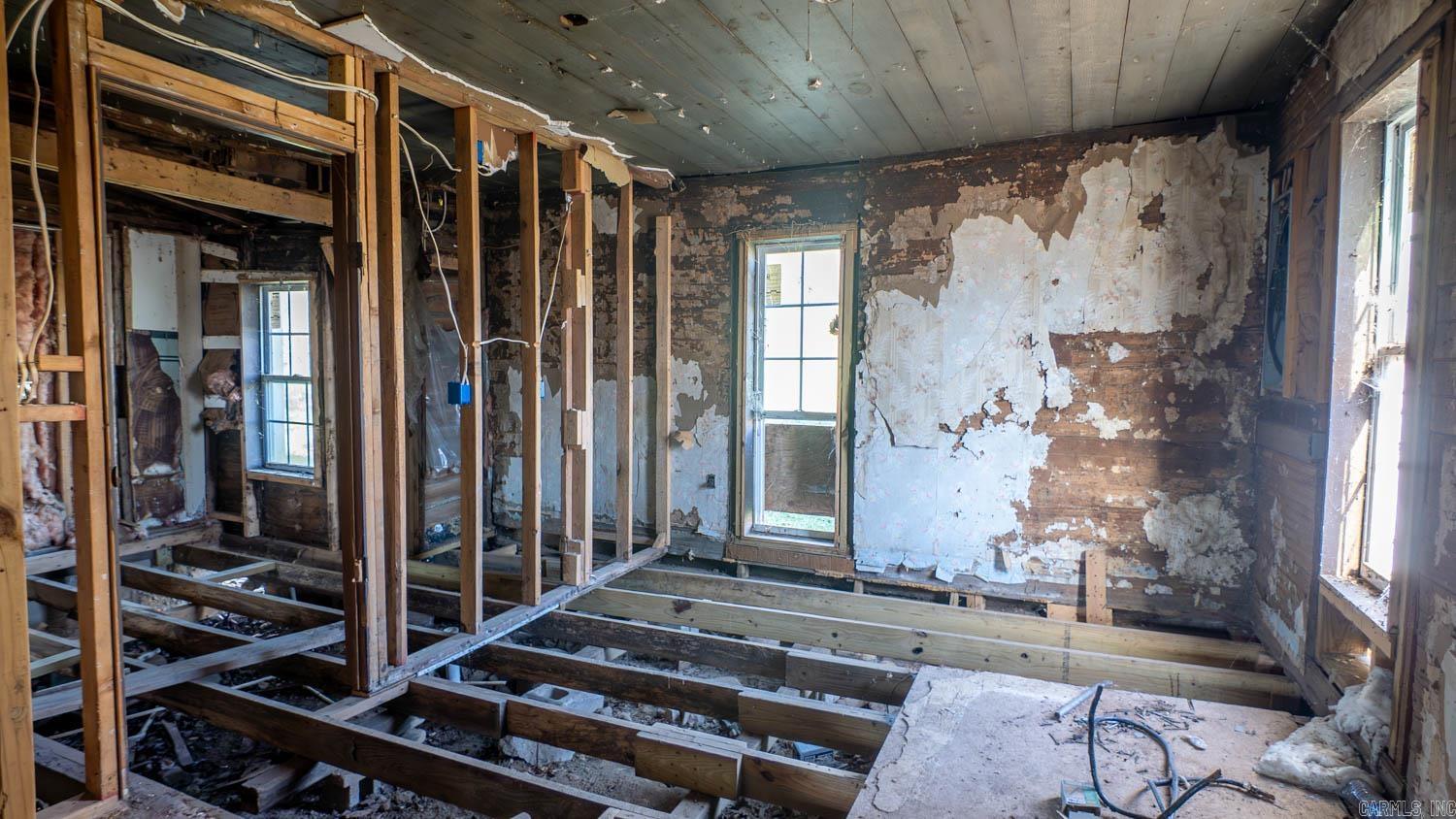 Photo 12 - Residential for sale – 210 N Oak Street   Salem, AR