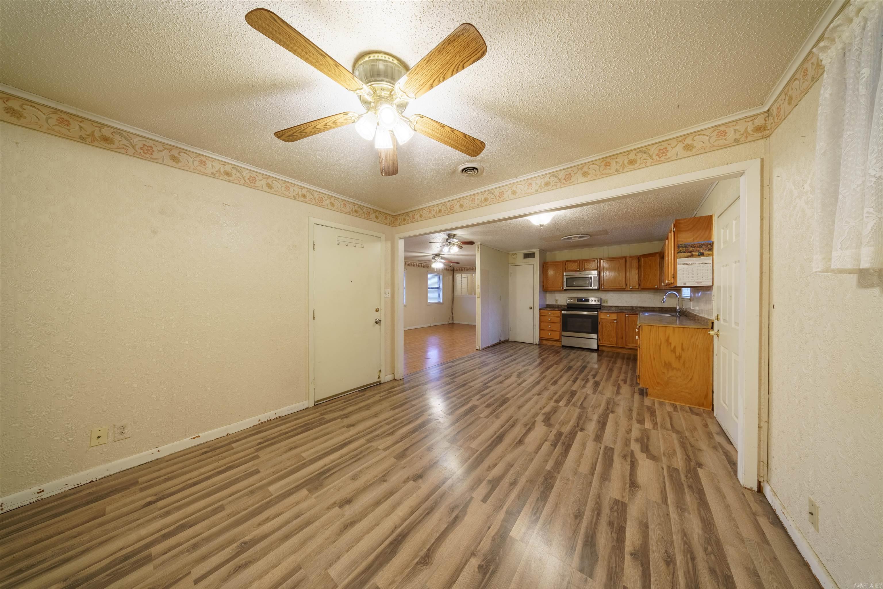 Photo 4 - Residential for sale – 112  Stacey   Batesville, AR