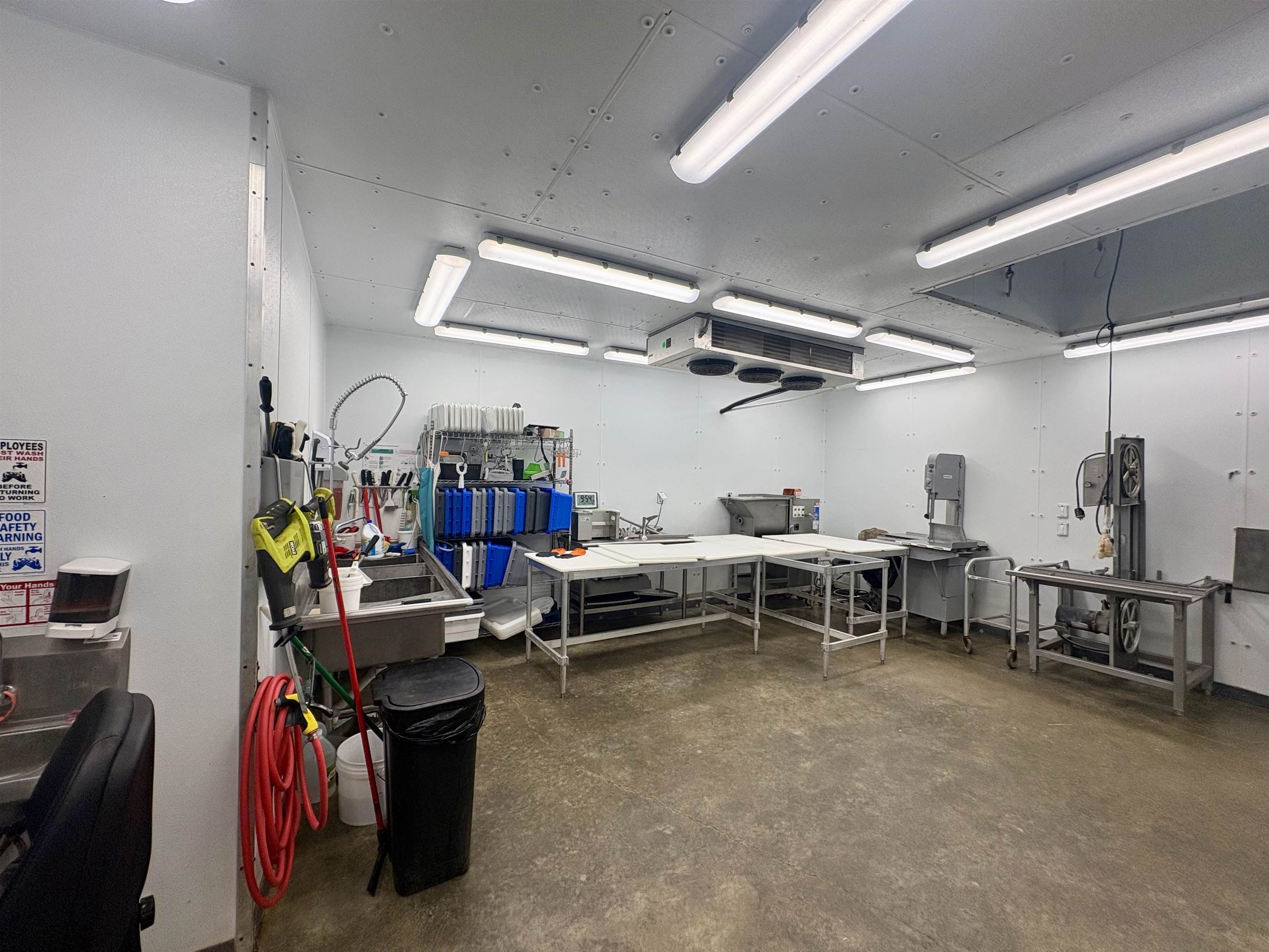 Photo 13 - Commercial / Industrial for sale – 908  US 167   Cave City, AR