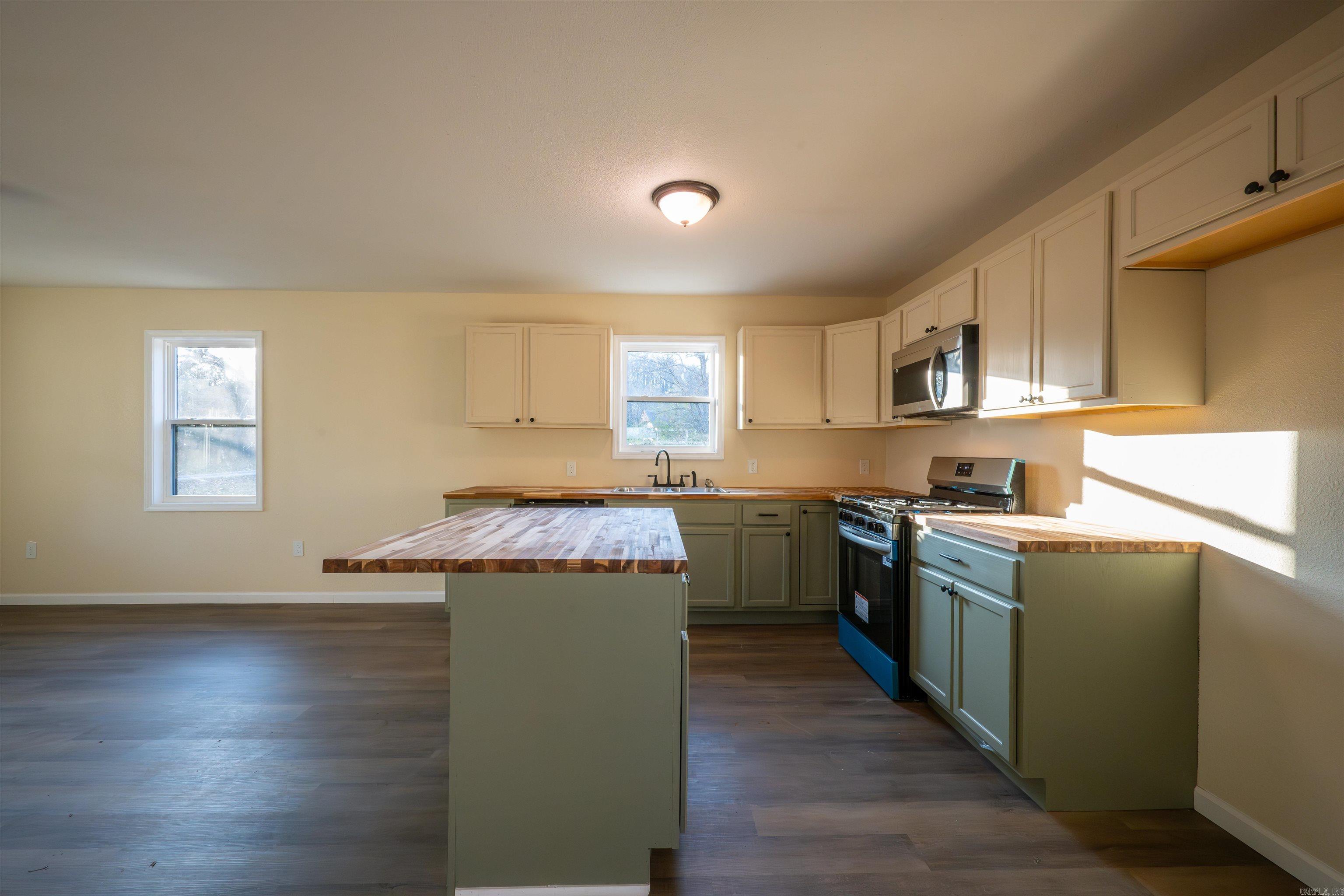 Photo 4 - Residential for sale – 59  1st   Mount Pleasant, AR