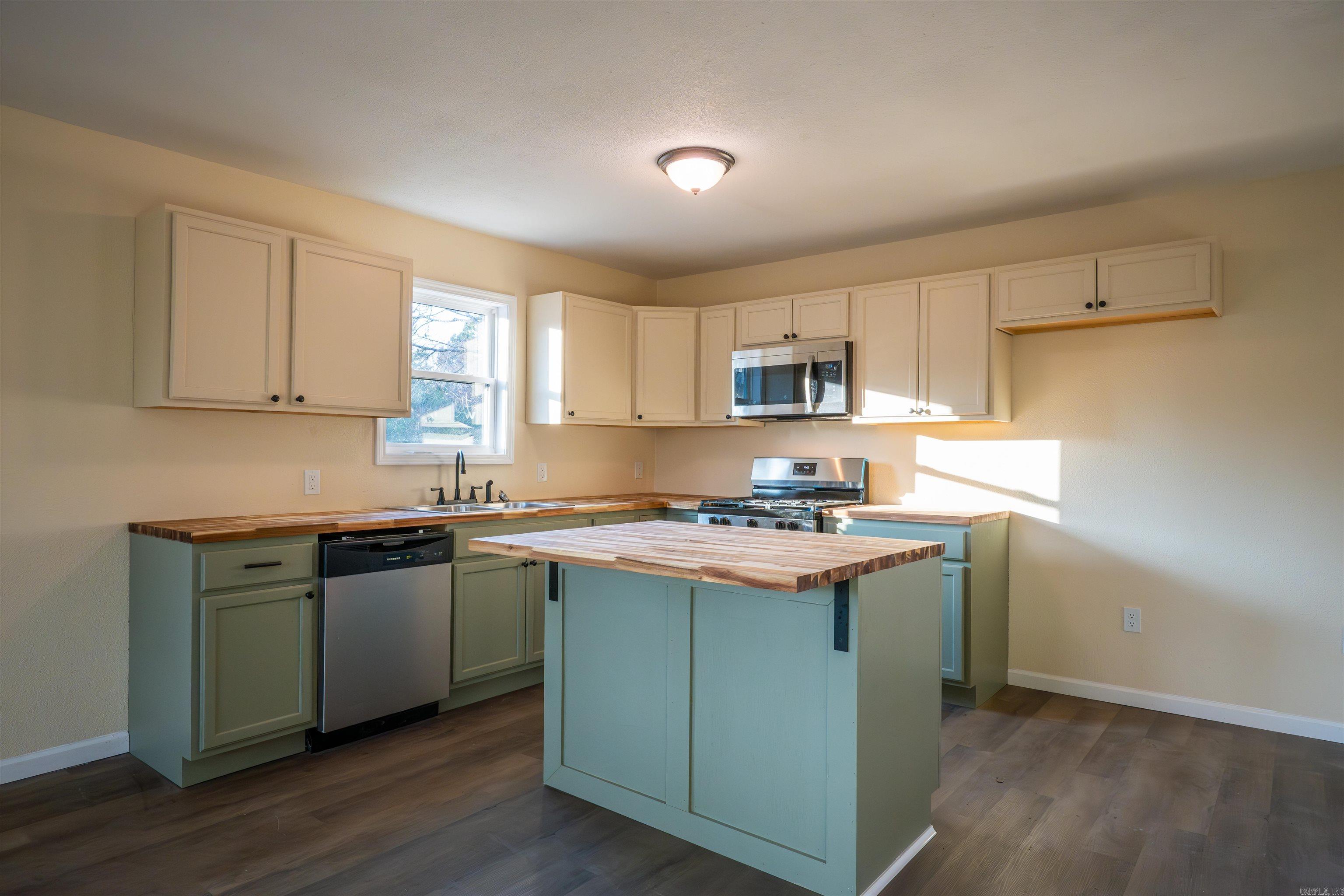 Photo 7 - Residential for sale – 59  1st   Mount Pleasant, AR