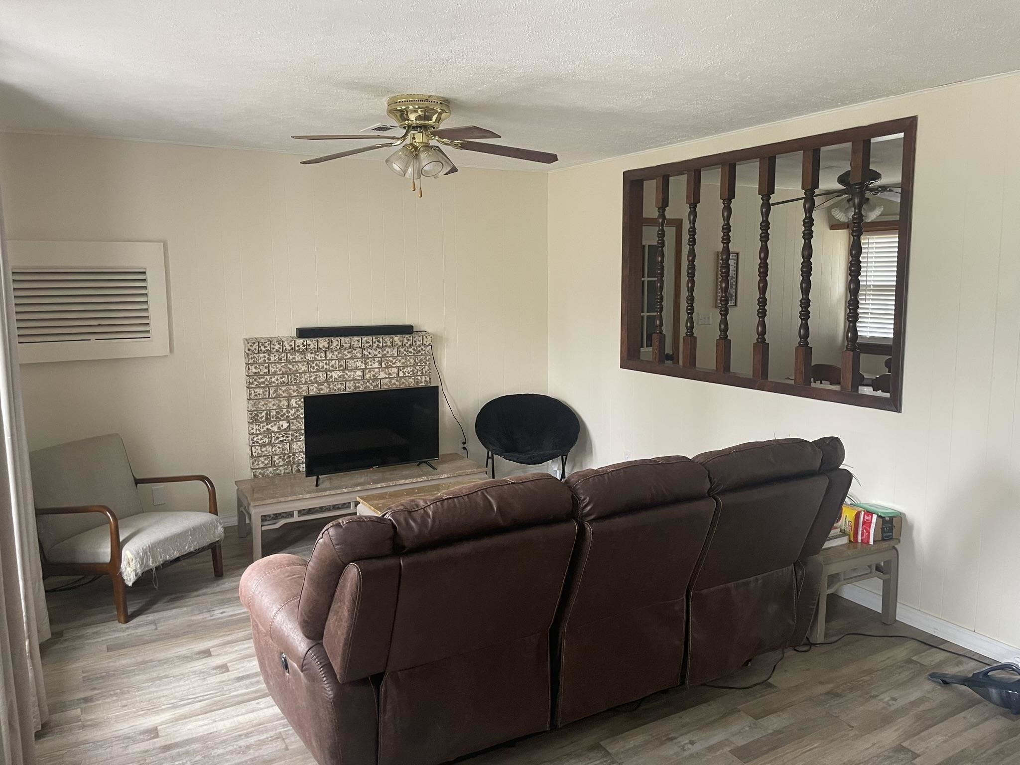 Photo 2 - Residential for sale – 82  West Main Street   Melbourne, AR