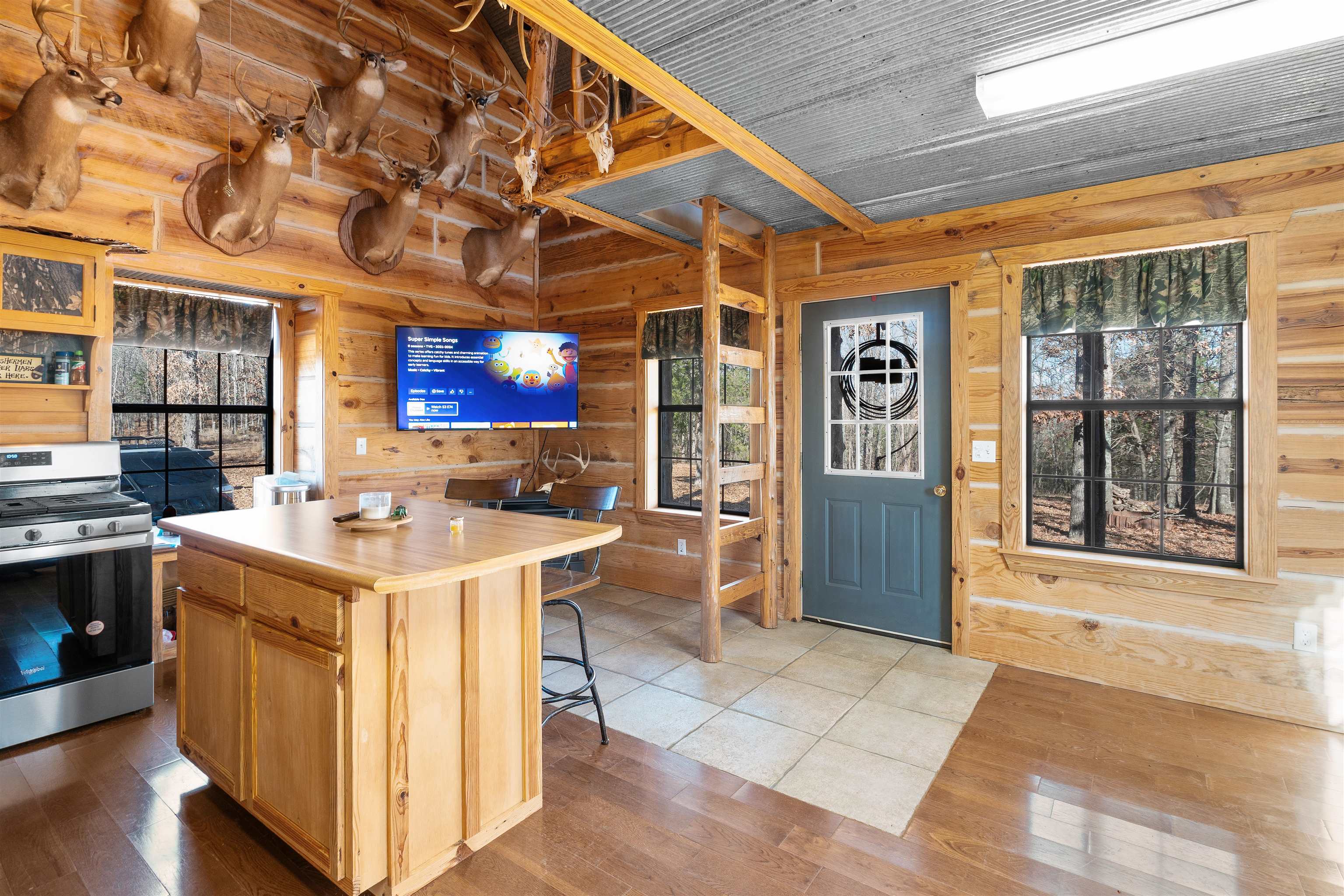 Photo 3 - Residential for sale – 1400  Antioch Road   Melbourne, AR