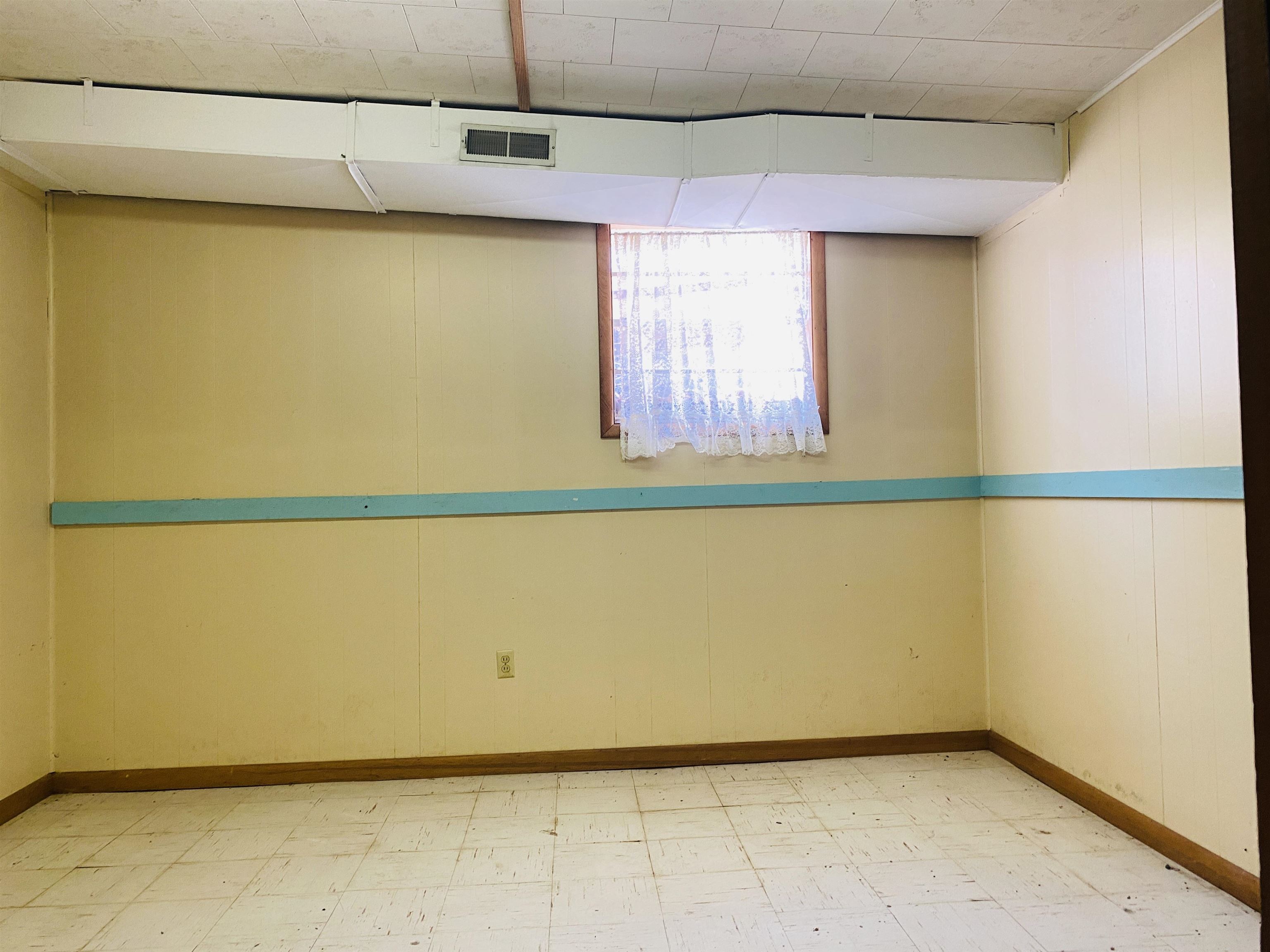 Photo 14 - Residential for sale – 15 W First   Calico Rock, AR