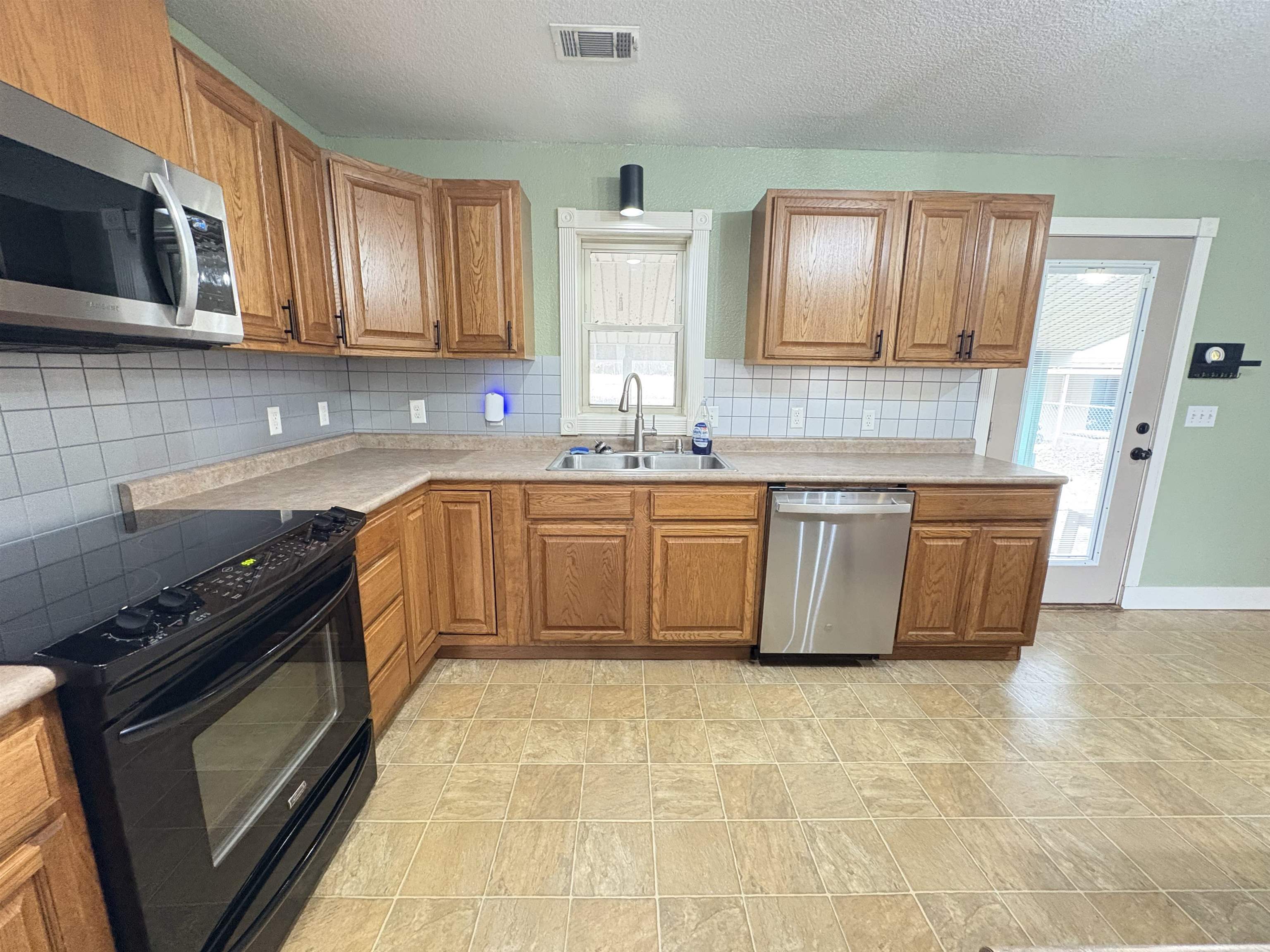 Photo 8 - Residential for sale – 305  Norris   Batesville, AR