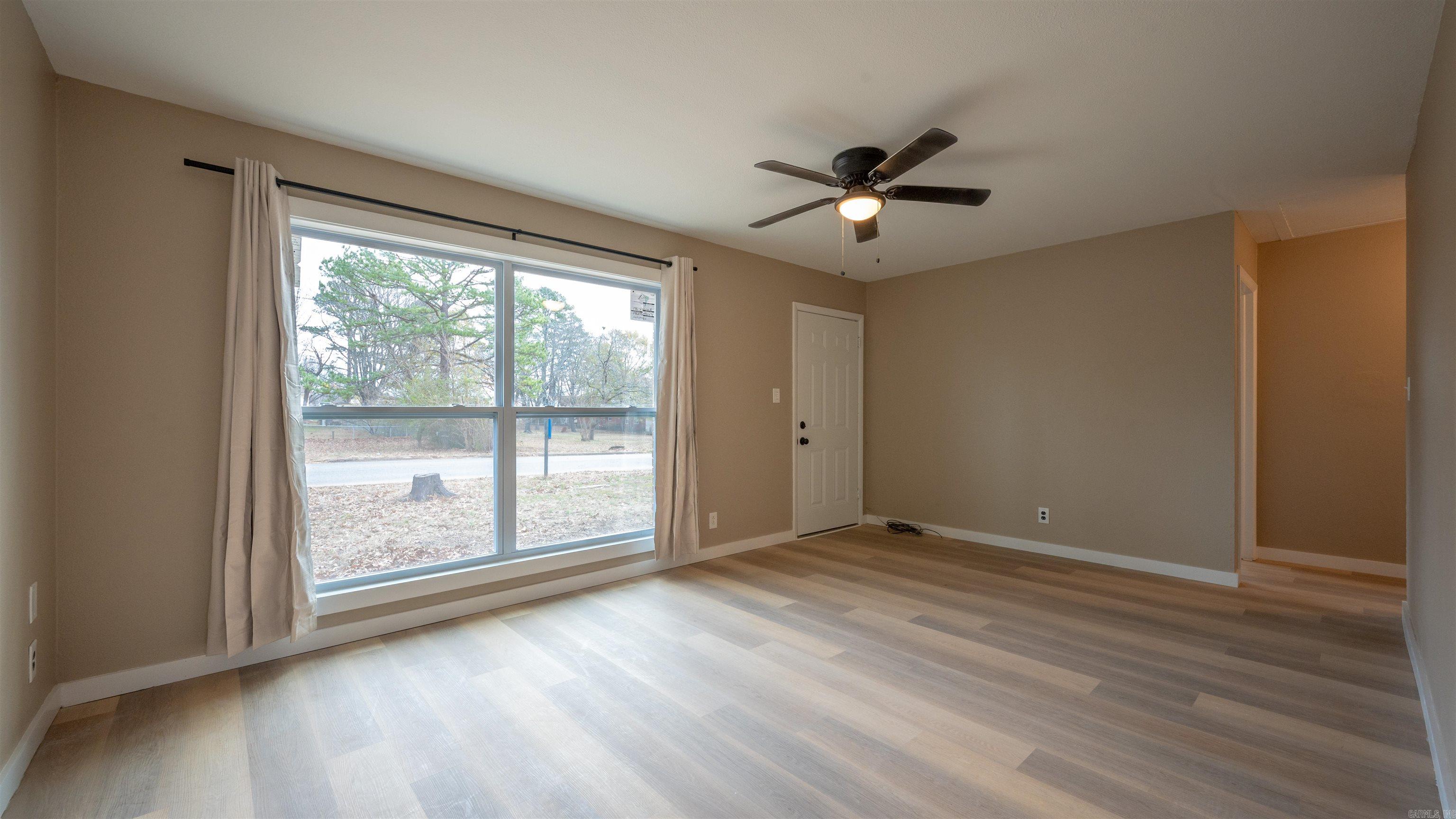 Photo 11 - Residential for sale – 406  Sidney St   Batesville, AR