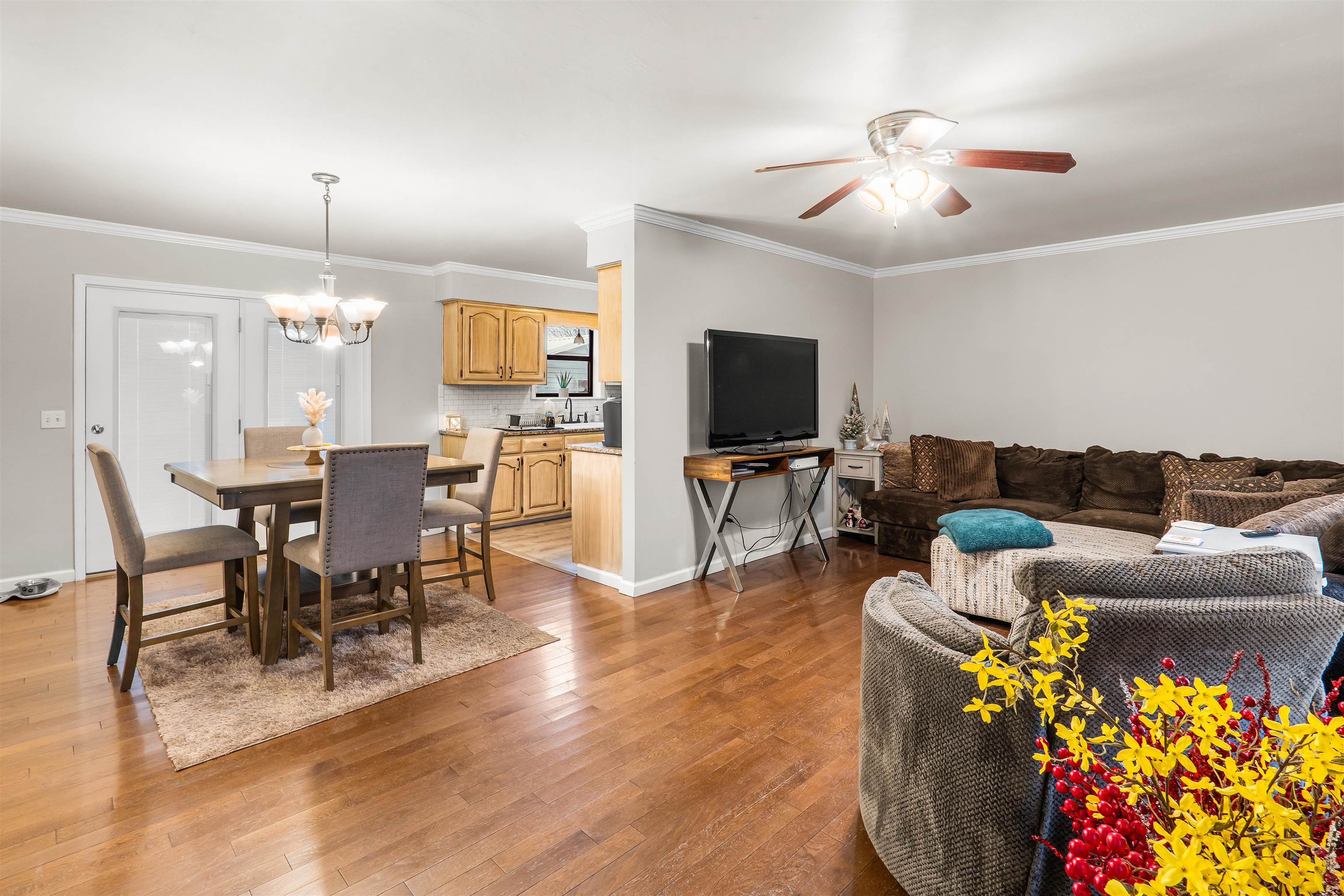 Photo 2 - Residential for sale – 143  Chaney Drive   Melbourne, AR