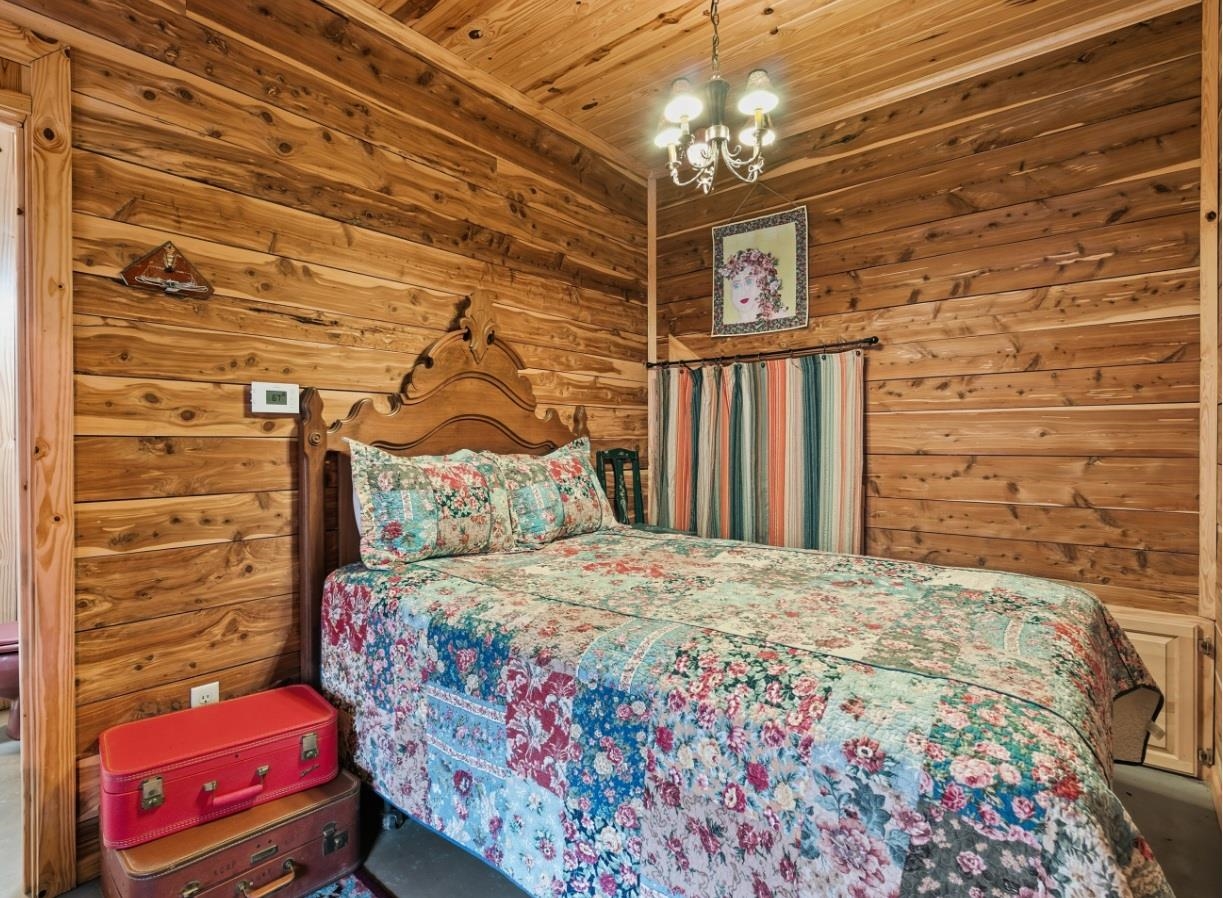 Photo 11 - Residential for sale – 908 S Riverview 832 S Riverview Lane  Mountain View, AR