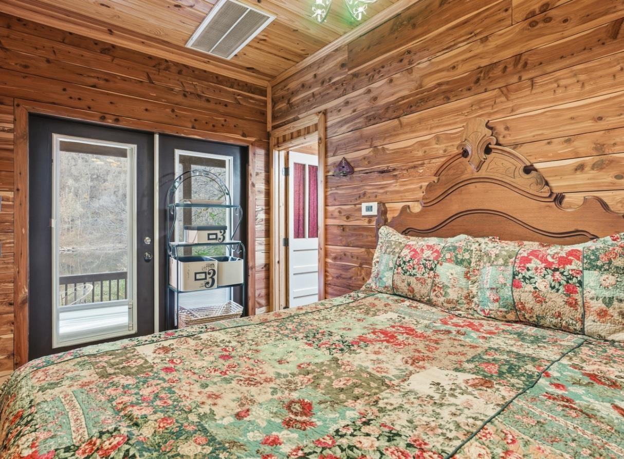 Photo 12 - Residential for sale – 908 S Riverview 832 S Riverview Lane  Mountain View, AR