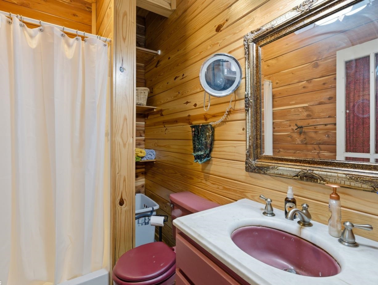 Photo 13 - Residential for sale – 908 S Riverview 832 S Riverview Lane  Mountain View, AR